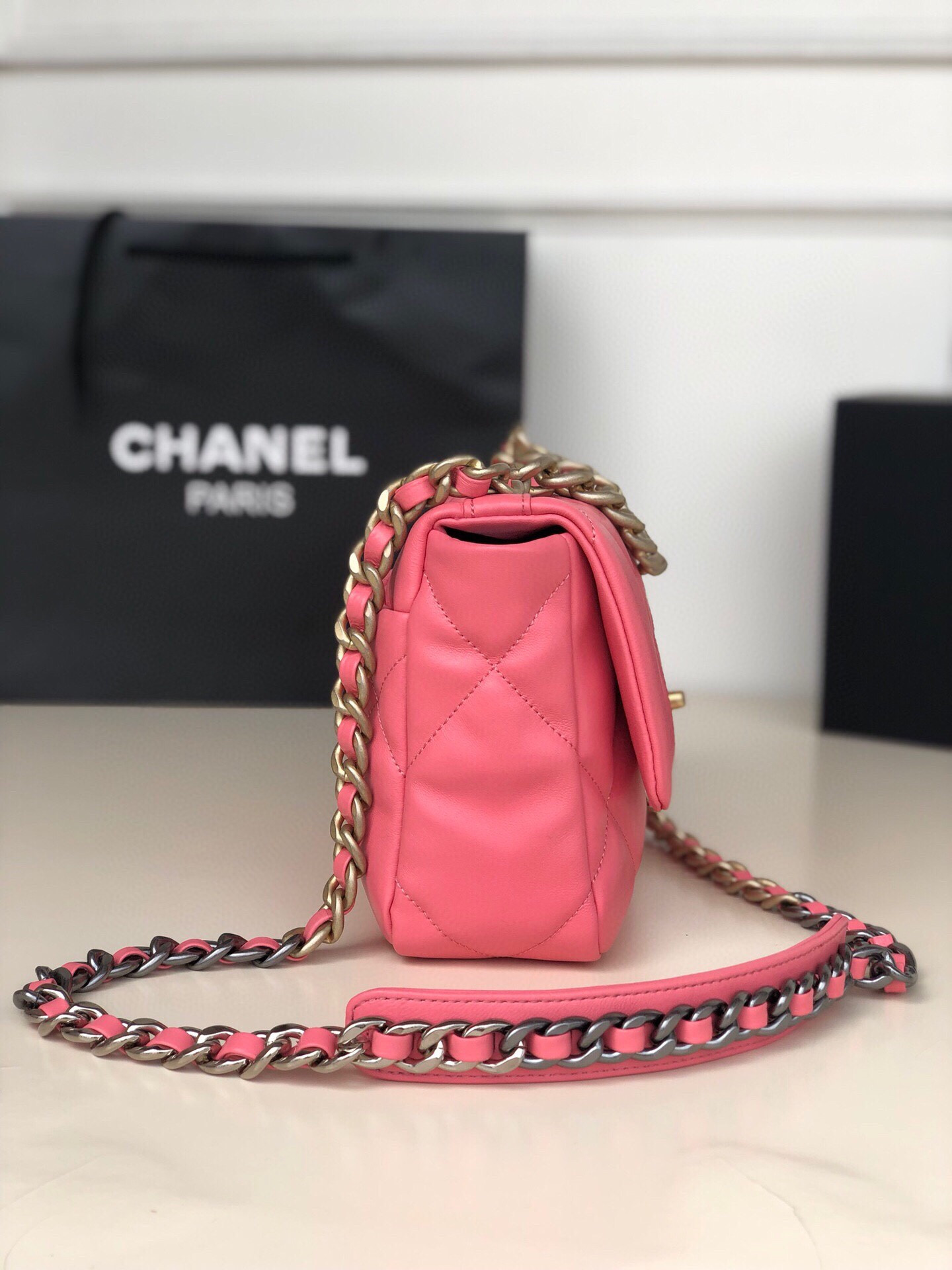 CHANEL 19 HANDBAG Shiny Leather, Gold-Tone, Silver-Tone Ruthenium-Finish Metal Pink 6.2 * 10.1 * 3.5 in - Image 3