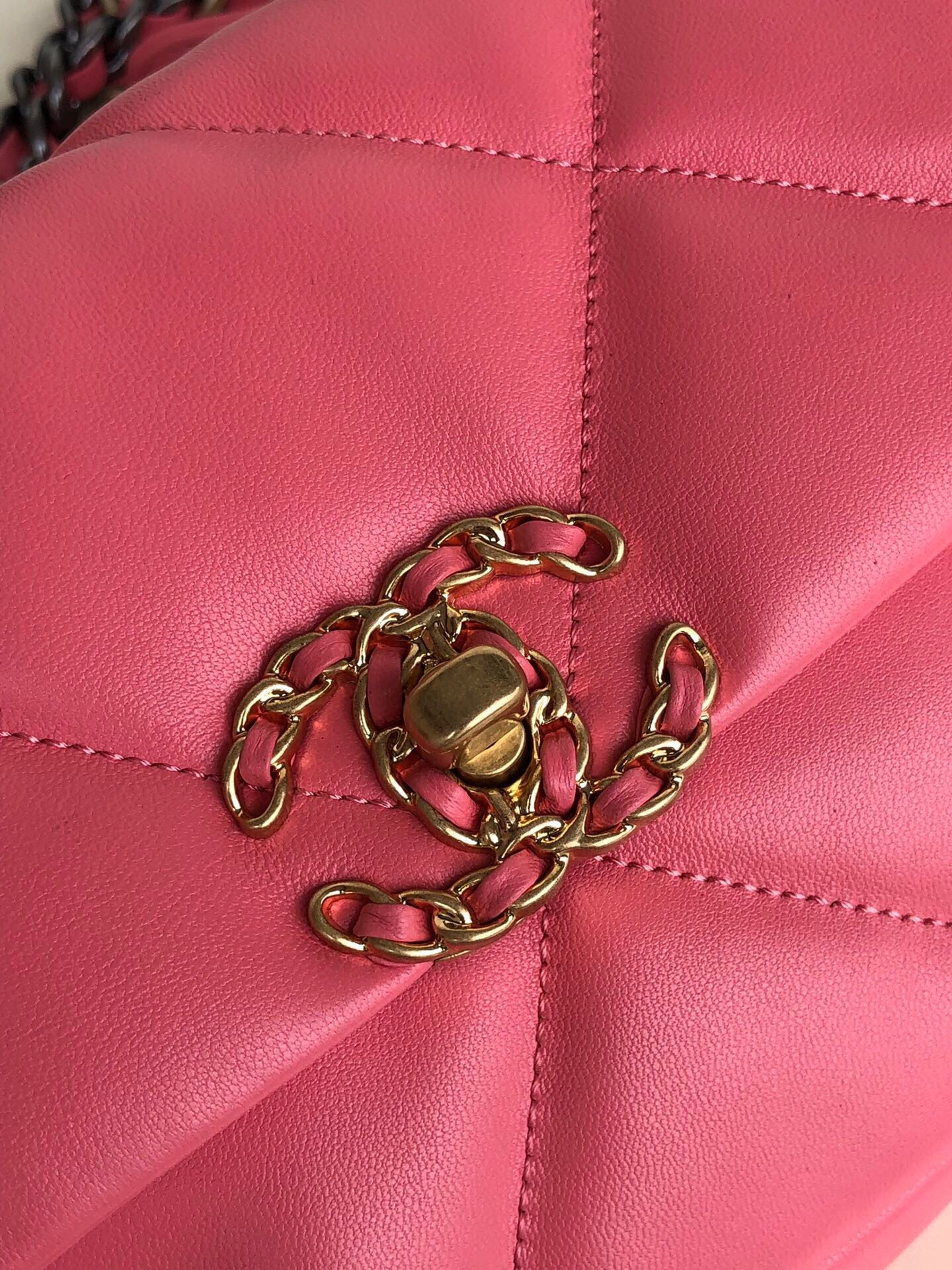 CHANEL 19 HANDBAG Shiny Leather, Gold-Tone, Silver-Tone Ruthenium-Finish Metal Pink 6.2 * 10.1 * 3.5 in - Image 6