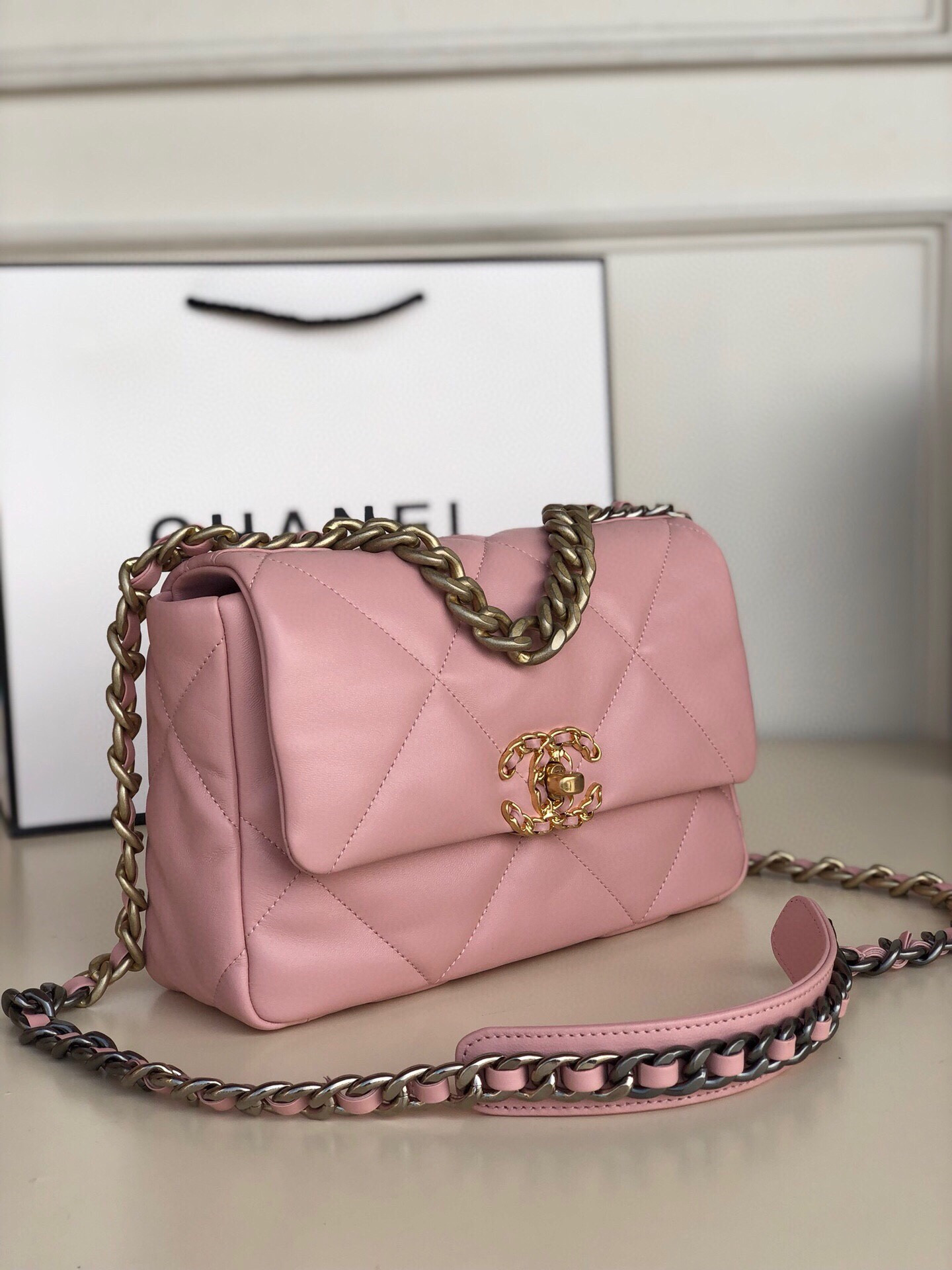 CHANEL 19 HANDBAG Shiny Leather, Gold-Tone, Silver-Tone Ruthenium-Finish Metal Light Pink 6.2 * 10.1 * 3.5 in - Image 3
