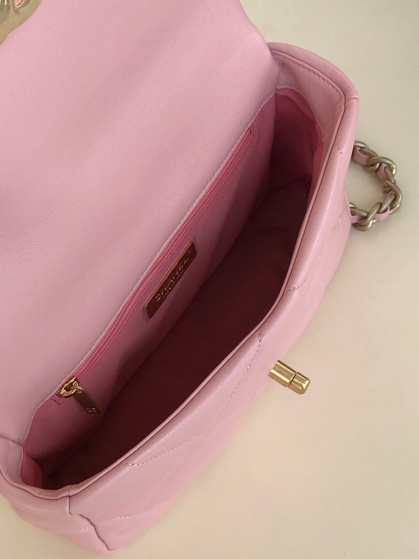 CHANEL 19 HANDBAG Shiny Leather, Gold-Tone, Silver-Tone Ruthenium-Finish Metal Light Pink 6.2 * 10.1 * 3.5 in - Image 8