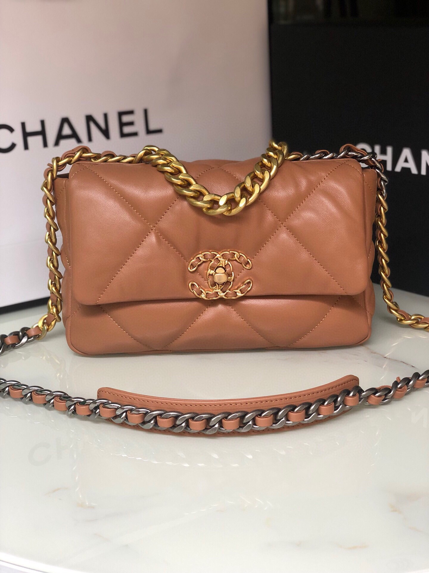 CHANEL 19 HANDBAG Shiny Leather, Gold-Tone, Silver-Tone Ruthenium-Finish Metal Caramel 6.2 * 10.1 * 3.5 in
