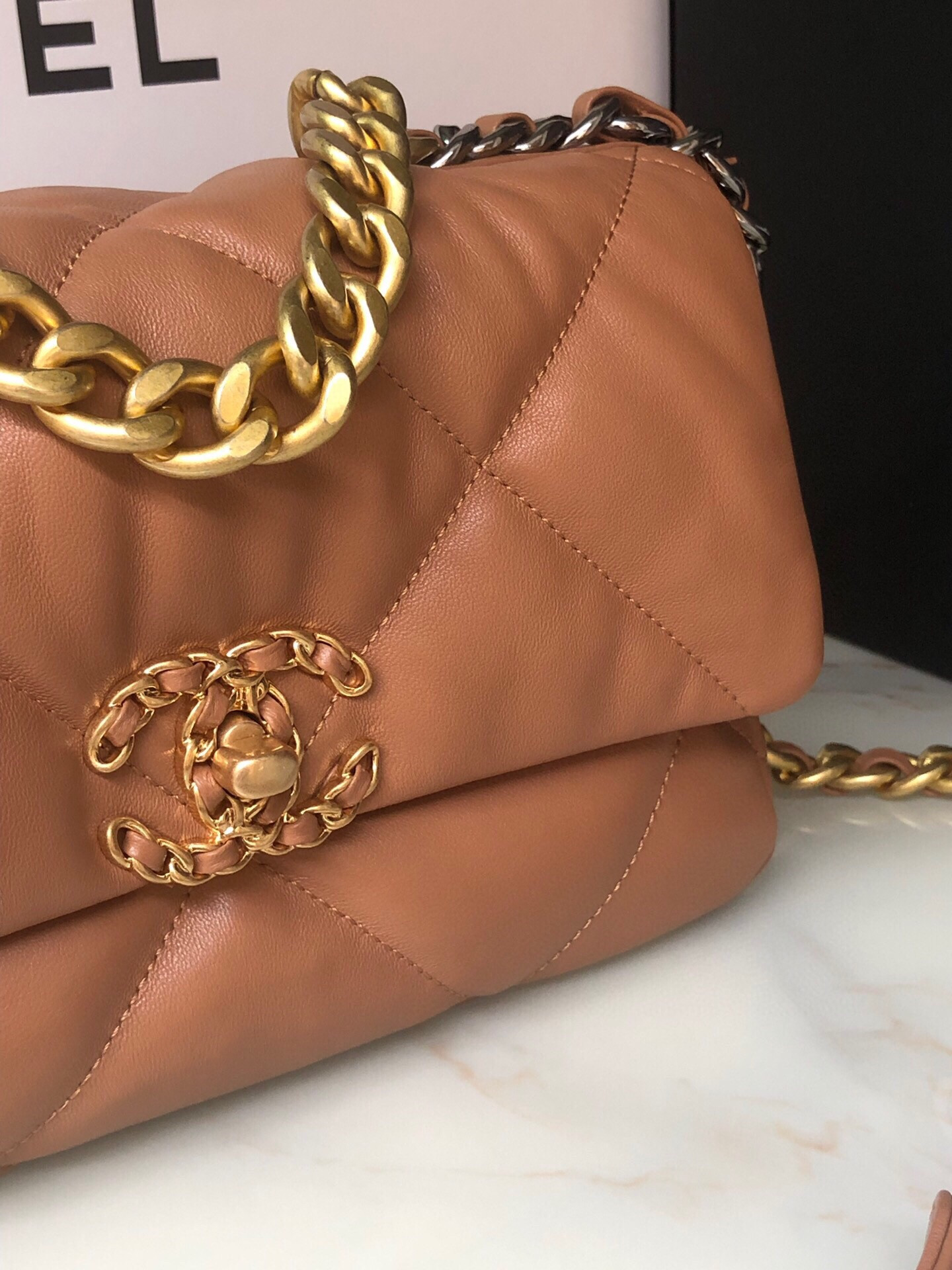 CHANEL 19 HANDBAG Shiny Leather, Gold-Tone, Silver-Tone Ruthenium-Finish Metal Caramel 6.2 * 10.1 * 3.5 in - Image 10
