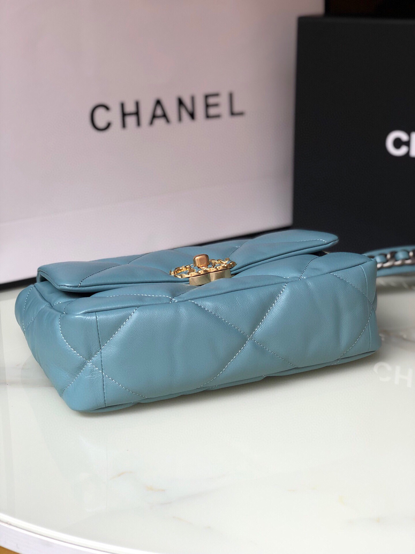 CHANEL 19 HANDBAG Shiny Leather, Gold-Tone, Silver-Tone Ruthenium-Finish Metal Blue 6.2 * 10.1 * 3.5 in - Image 5