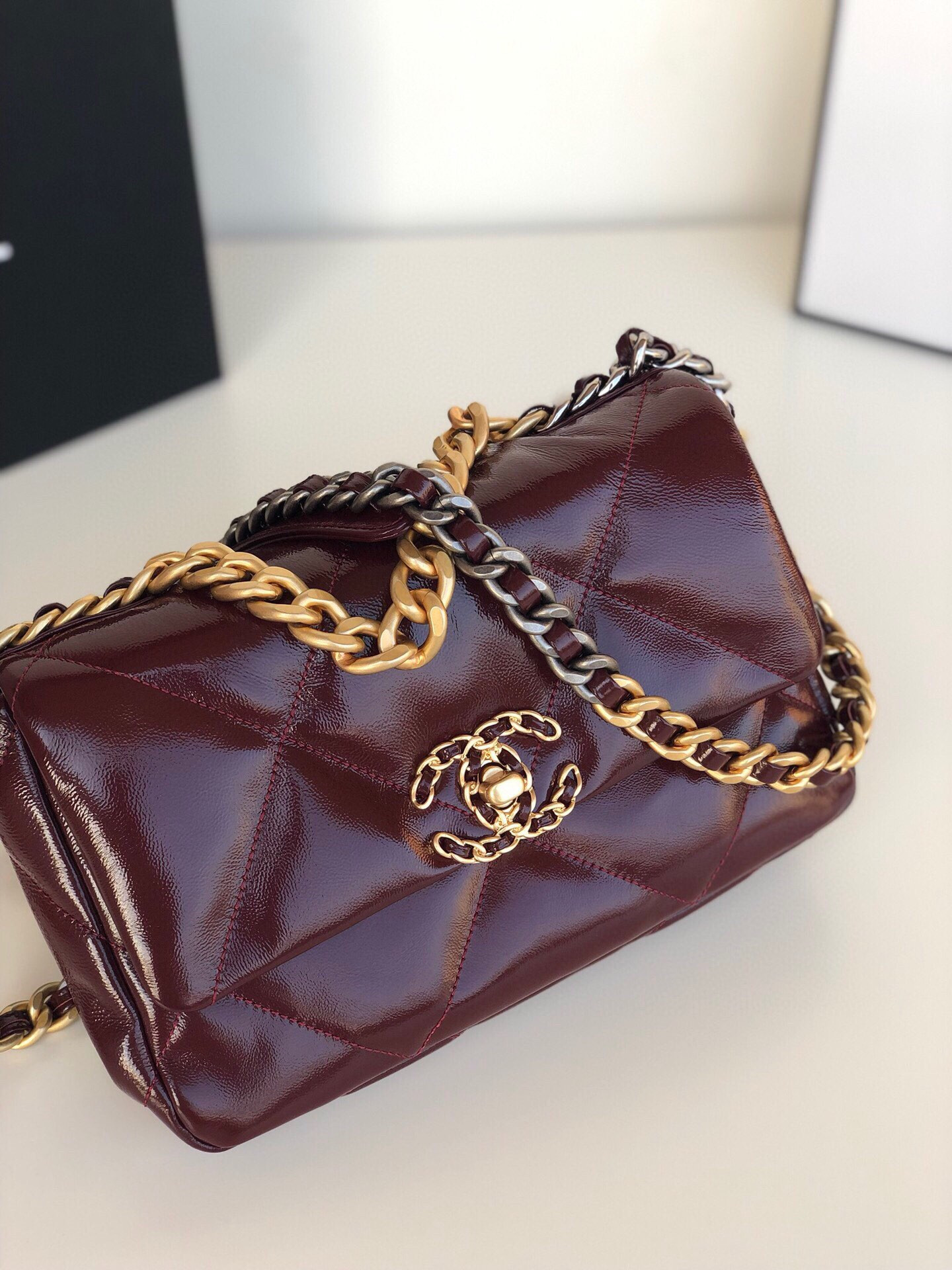 CHANEL 19 HANDBAG Shiny Leather, Gold-Tone, Silver-Tone Ruthenium-Finish Metal Dark Red 6.2 * 10.1 * 3.5 in - Image 3