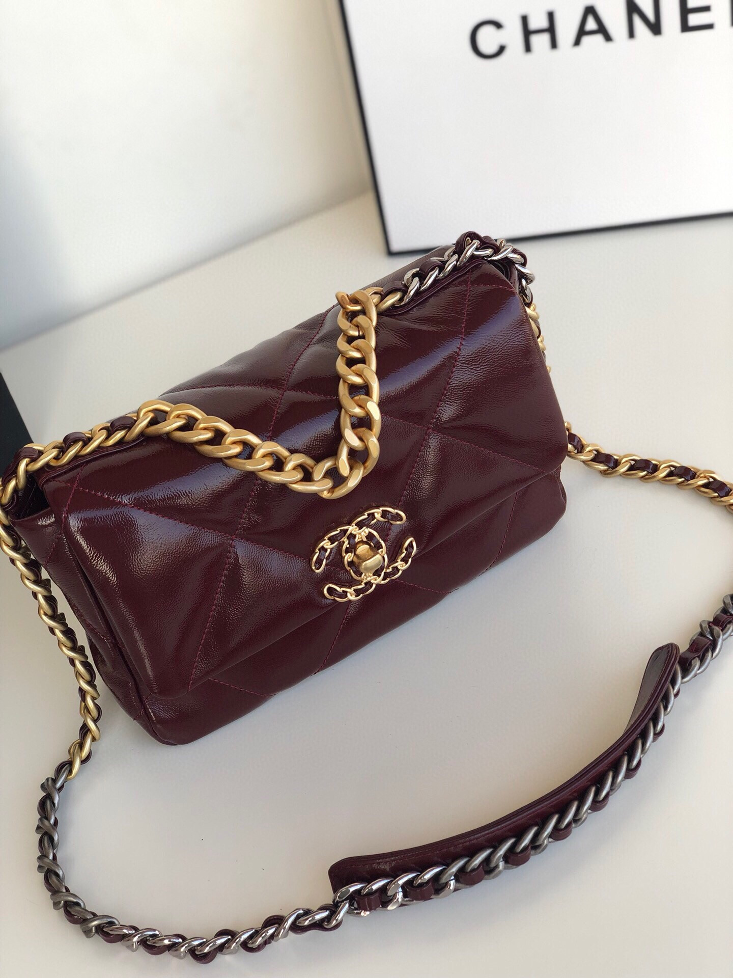 CHANEL 19 HANDBAG Shiny Leather, Gold-Tone, Silver-Tone Ruthenium-Finish Metal Dark Red 6.2 * 10.1 * 3.5 in - Image 5