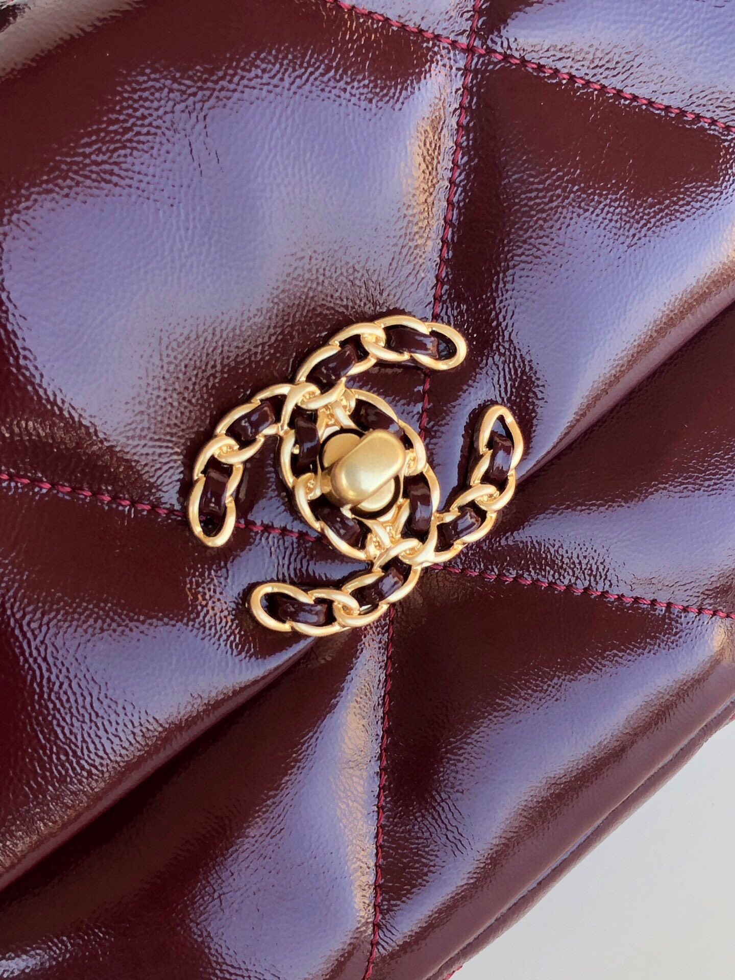 CHANEL 19 HANDBAG Shiny Leather, Gold-Tone, Silver-Tone Ruthenium-Finish Metal Dark Red 6.2 * 10.1 * 3.5 in - Image 6