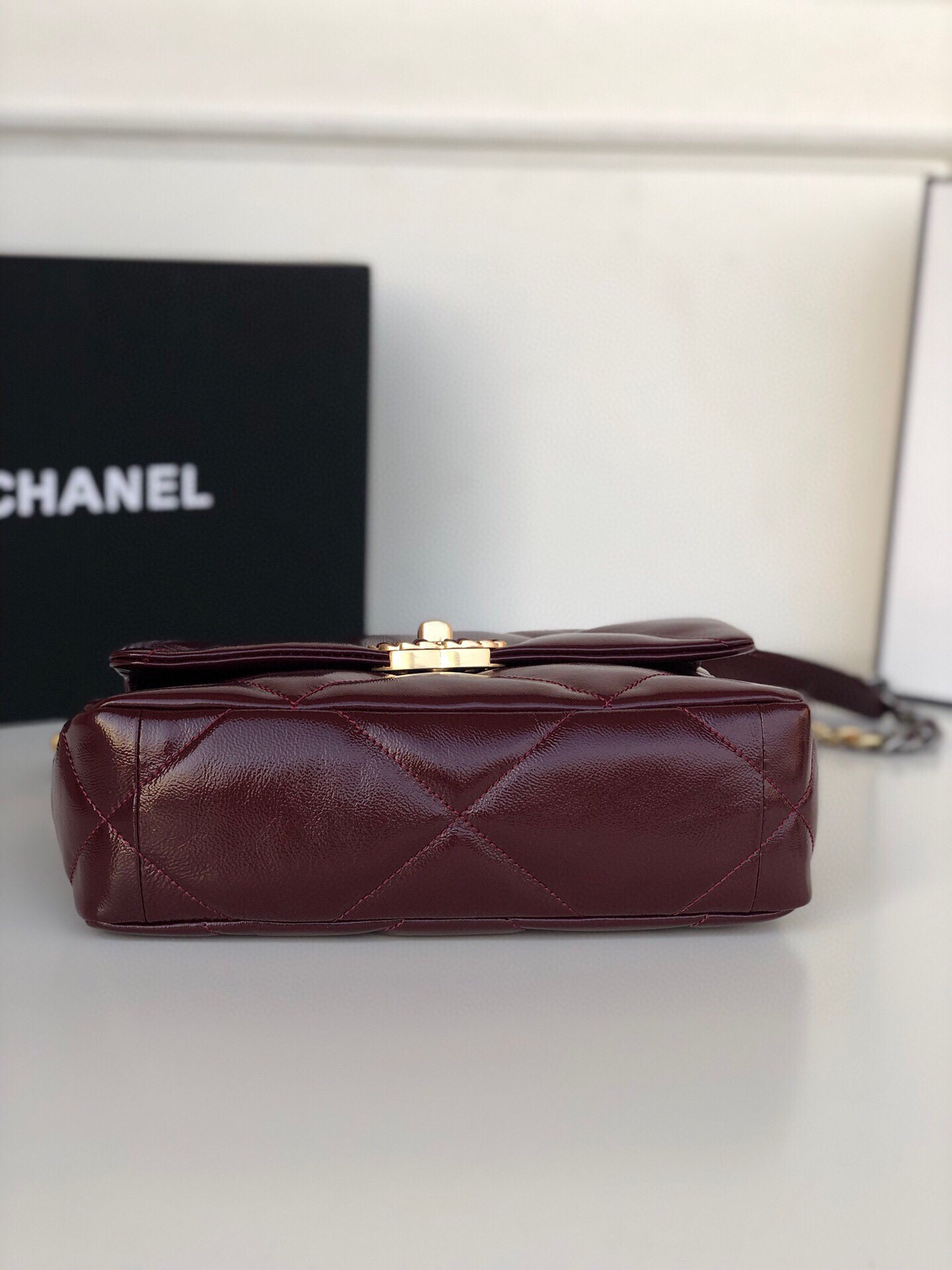 CHANEL 19 HANDBAG Shiny Leather, Gold-Tone, Silver-Tone Ruthenium-Finish Metal Dark Red 6.2 * 10.1 * 3.5 in - Image 7