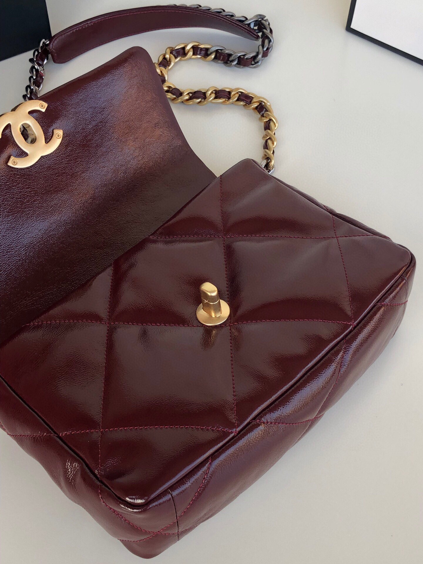 CHANEL 19 HANDBAG Shiny Leather, Gold-Tone, Silver-Tone Ruthenium-Finish Metal Dark Red 6.2 * 10.1 * 3.5 in - Image 8