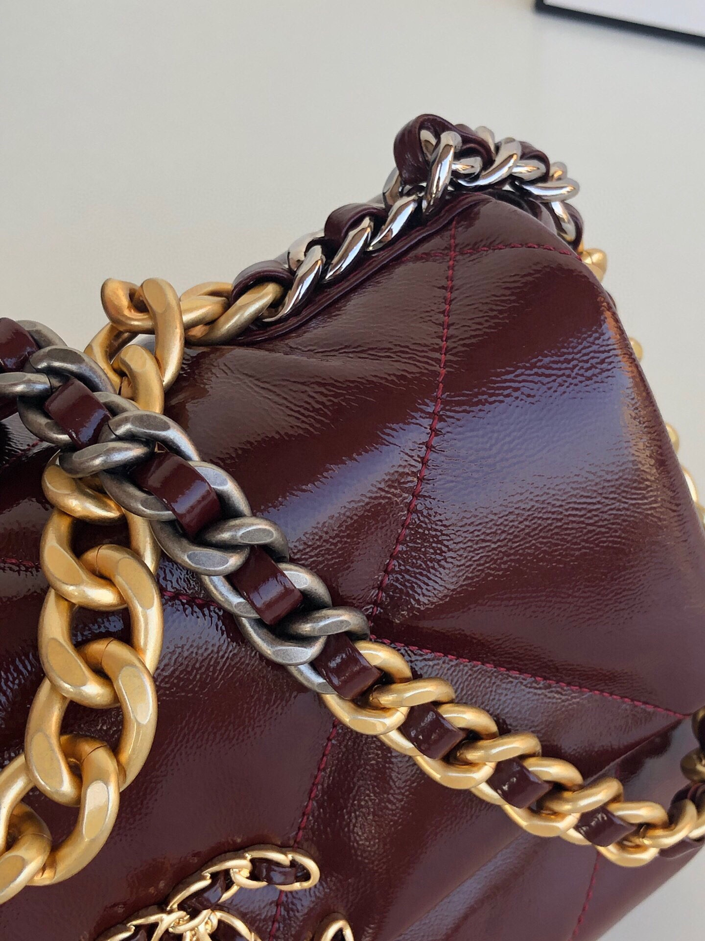 CHANEL 19 HANDBAG Shiny Leather, Gold-Tone, Silver-Tone Ruthenium-Finish Metal Dark Red 6.2 * 10.1 * 3.5 in - Image 10