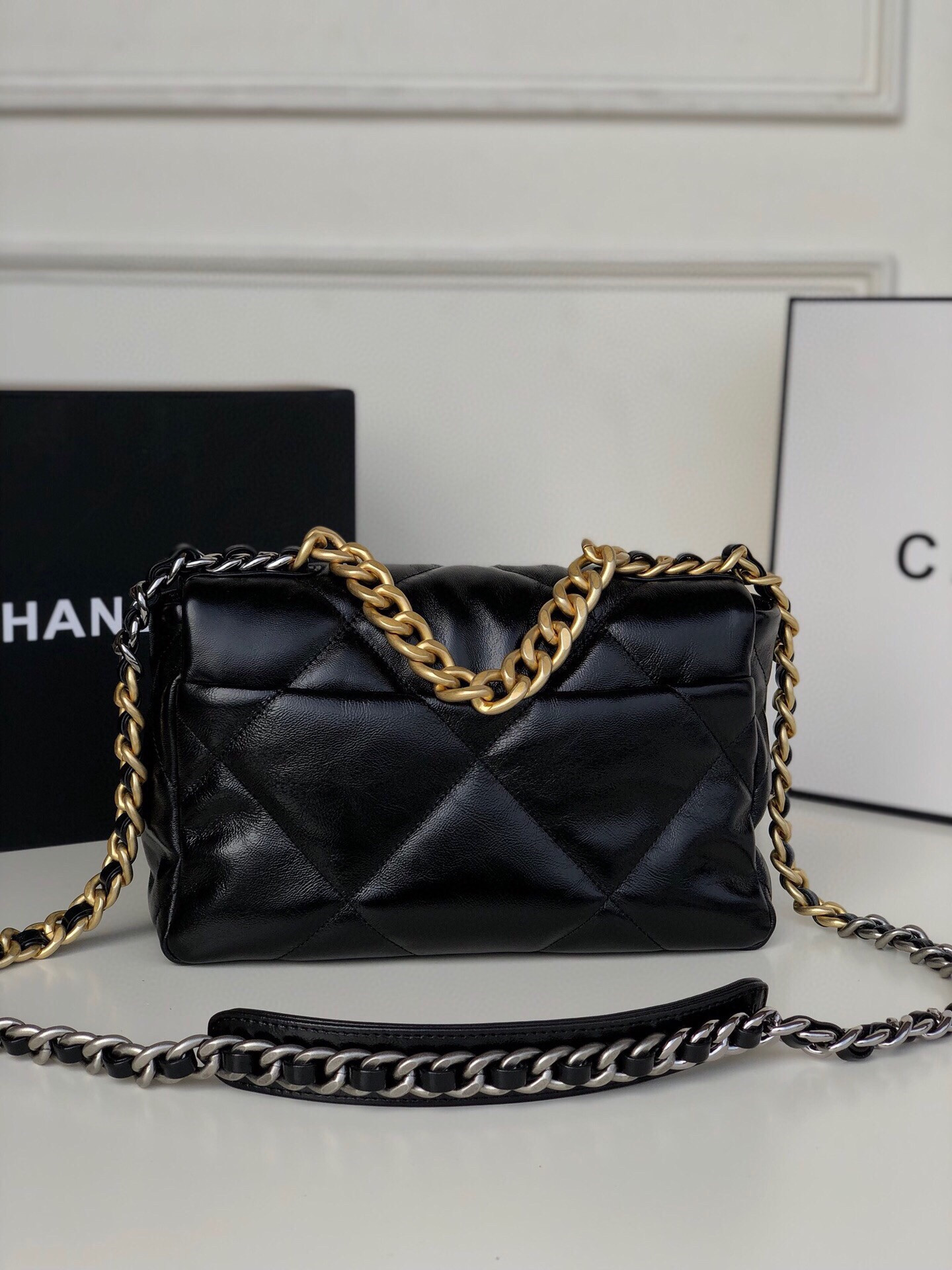 CHANEL 19 HANDBAG Shiny Leather, Gold-Tone, Silver-Tone Ruthenium-Finish Metal Black 6.2 * 10.1 * 3.5 in - Image 4