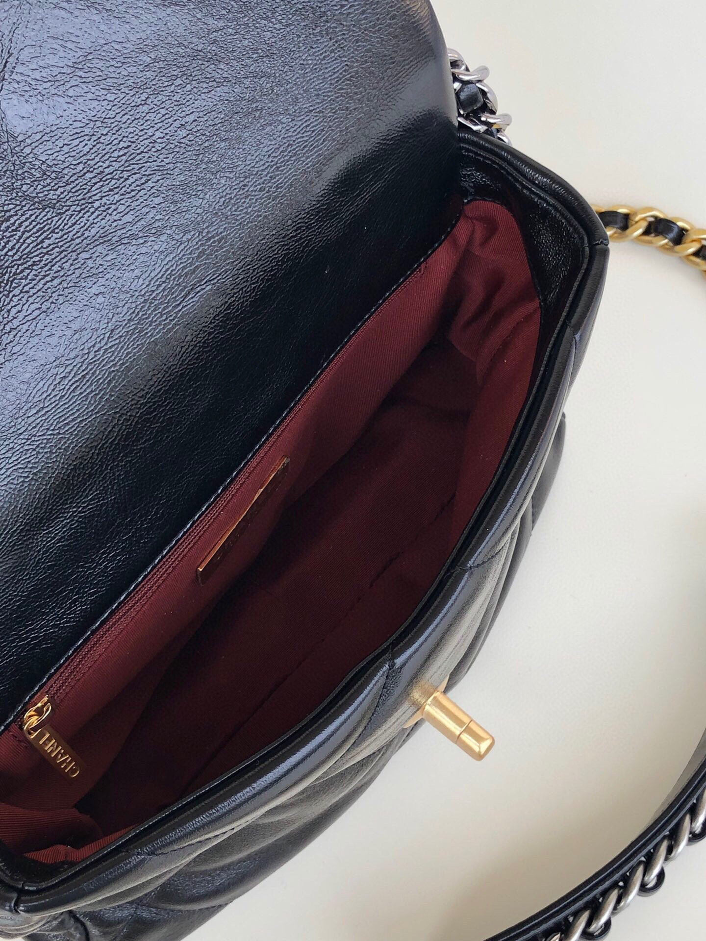 CHANEL 19 HANDBAG Shiny Leather, Gold-Tone, Silver-Tone Ruthenium-Finish Metal Black 6.2 * 10.1 * 3.5 in - Image 9