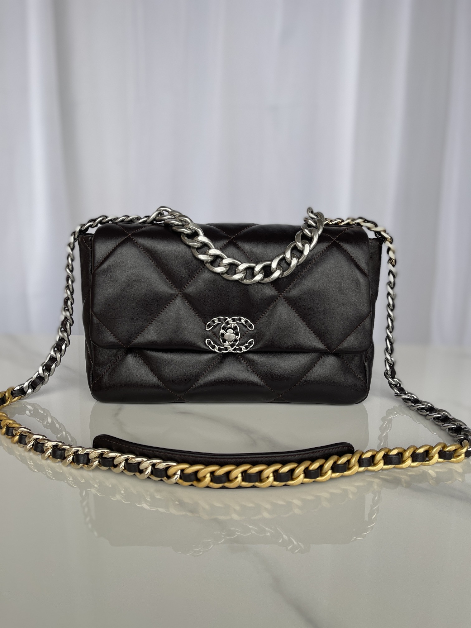 CHANEL 19 LARGE HANDBAG Shiny Leather Black, Gold-Tone, Silver-Tone Ruthenium-Finish Metal 7.8 * 11.7 * 3.9 in - Image 2