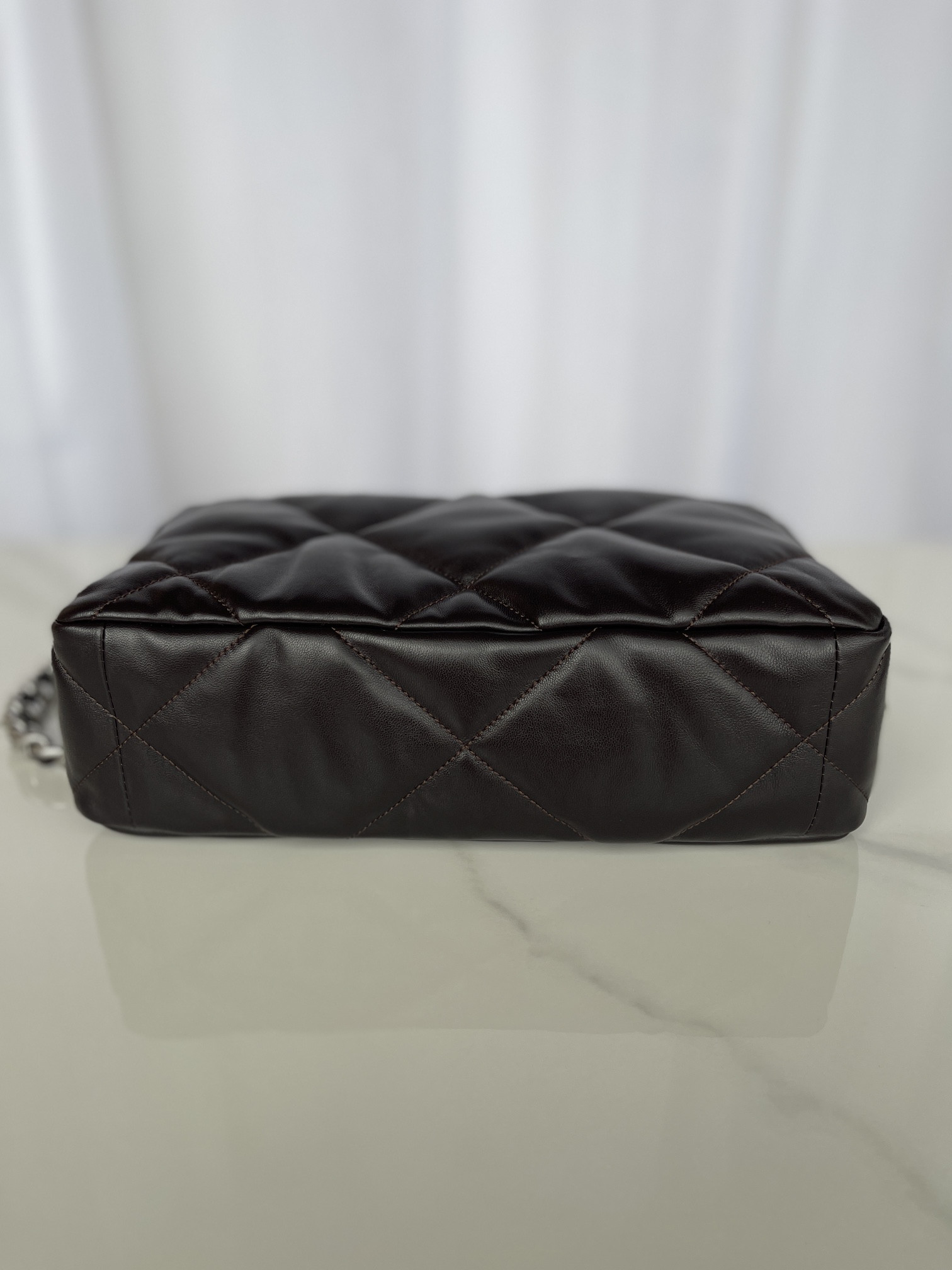 CHANEL 19 LARGE HANDBAG Shiny Leather Black, Gold-Tone, Silver-Tone Ruthenium-Finish Metal 7.8 * 11.7 * 3.9 in - Image 4