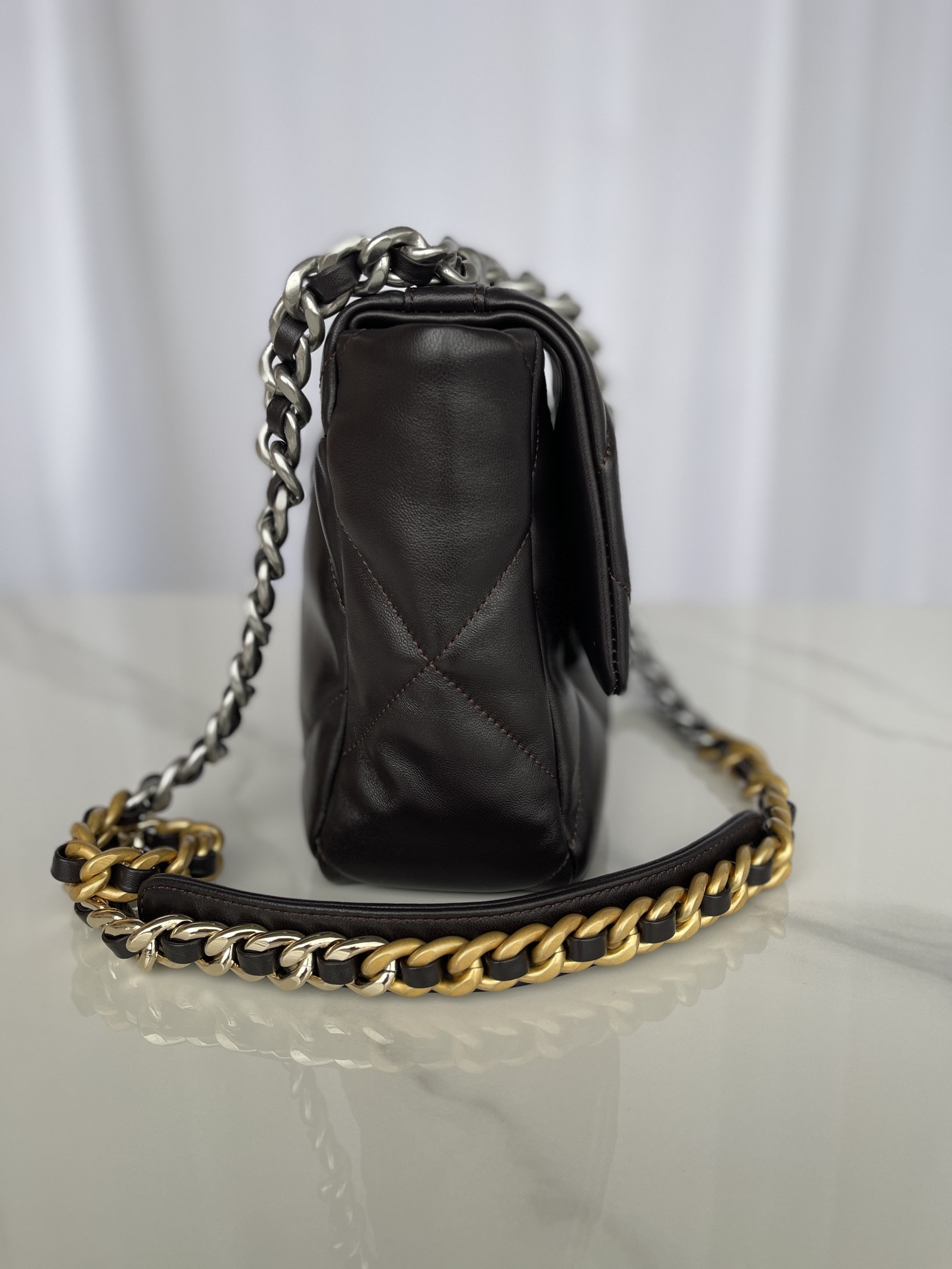 CHANEL 19 LARGE HANDBAG Shiny Leather Black, Gold-Tone, Silver-Tone Ruthenium-Finish Metal 7.8 * 11.7 * 3.9 in - Image 5