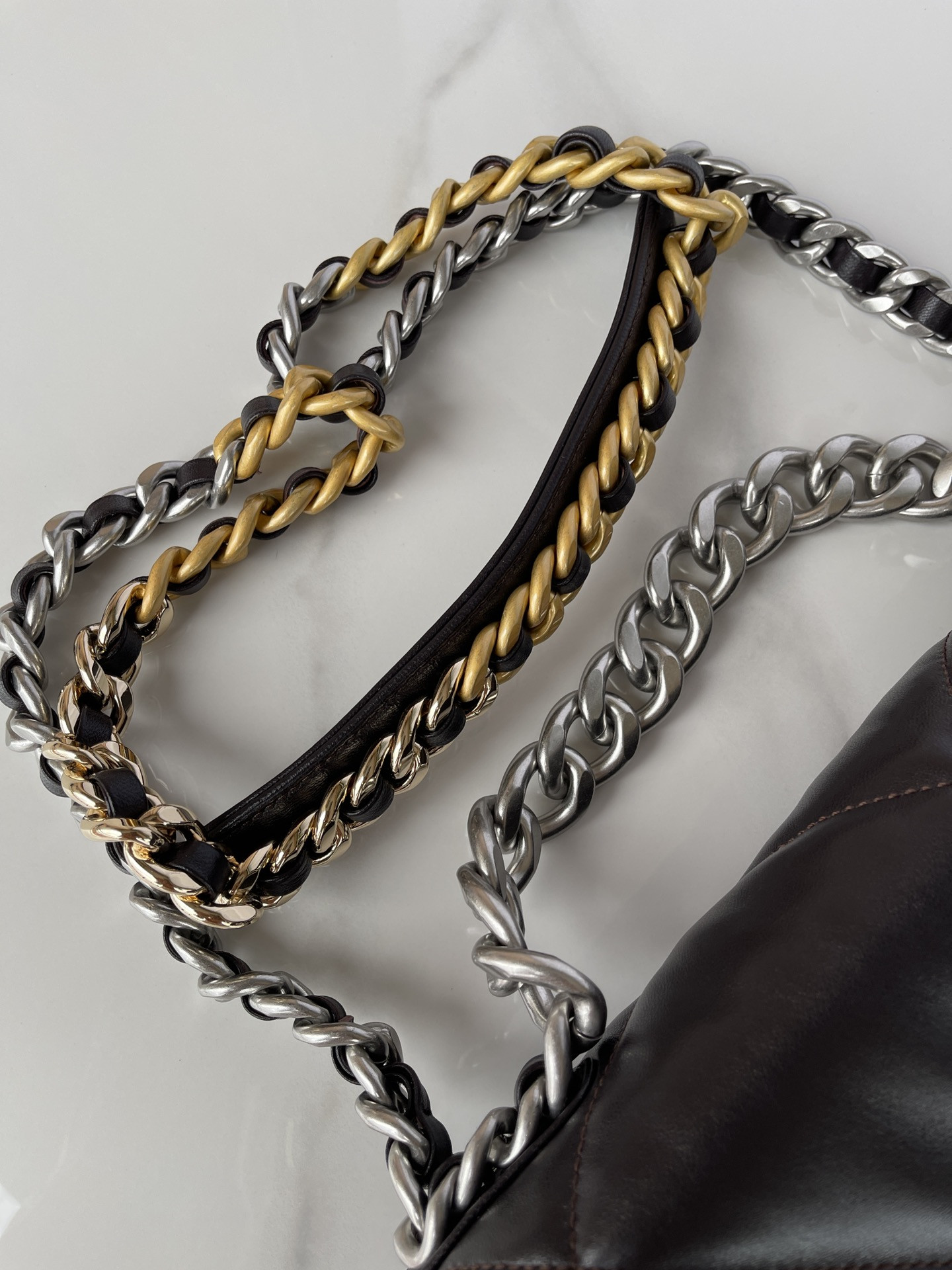 CHANEL 19 LARGE HANDBAG Shiny Leather Black, Gold-Tone, Silver-Tone Ruthenium-Finish Metal 7.8 * 11.7 * 3.9 in - Image 7