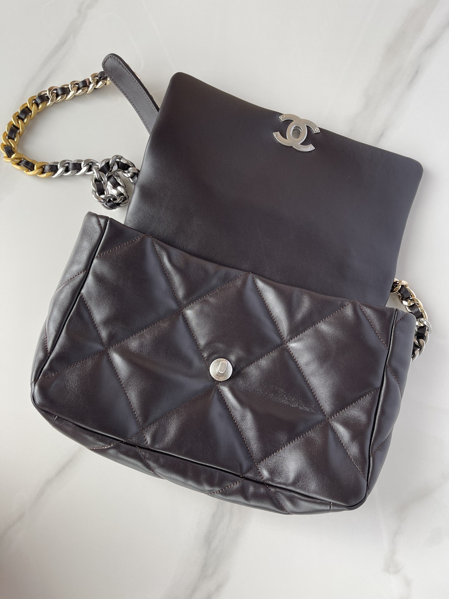 CHANEL 19 LARGE HANDBAG Shiny Leather Black, Gold-Tone, Silver-Tone Ruthenium-Finish Metal 7.8 * 11.7 * 3.9 in - Image 8