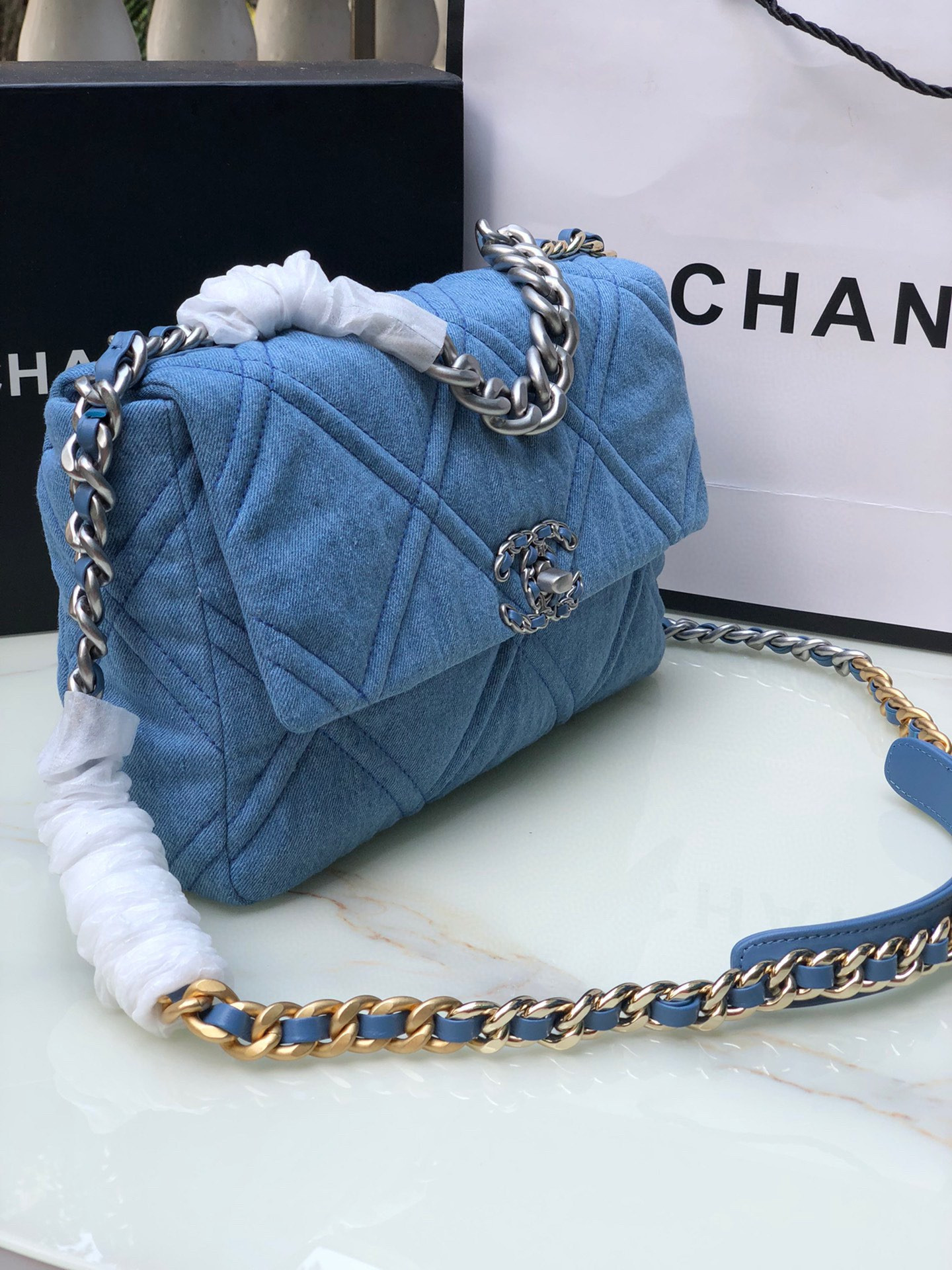 CHANEL 19 LARGE HANDBAG, Gold-Tone, Silver-Tone Ruthenium-Finish Metal Blue 7.8 * 11.7 * 3.9 in - Image 5