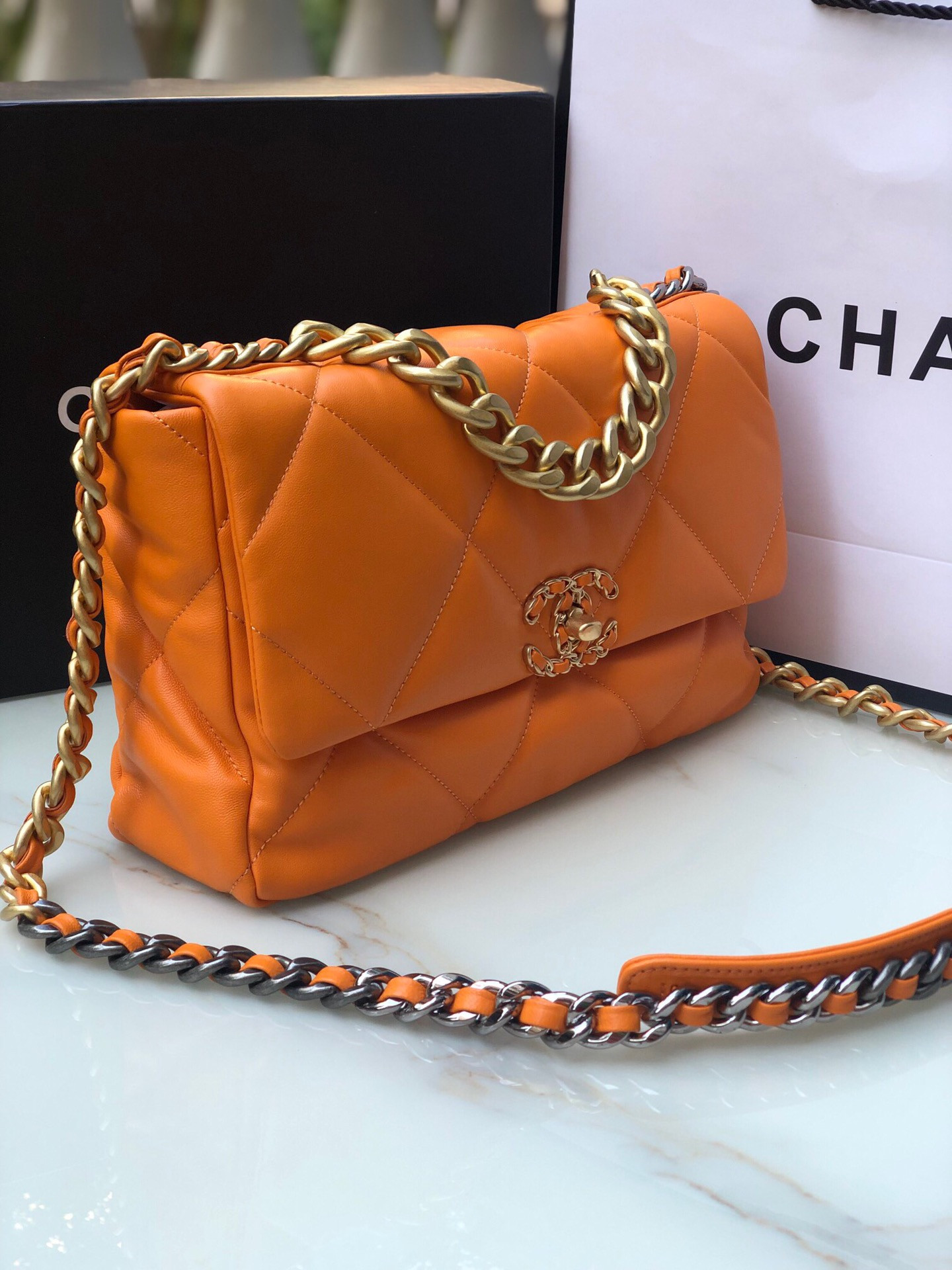 CHANEL 19 LARGE HANDBAG Shiny Leather, Gold-Tone, Silver-Tone Ruthenium-Finish Metal Orange 7.8 * 11.7 * 3.9 in - Image 3