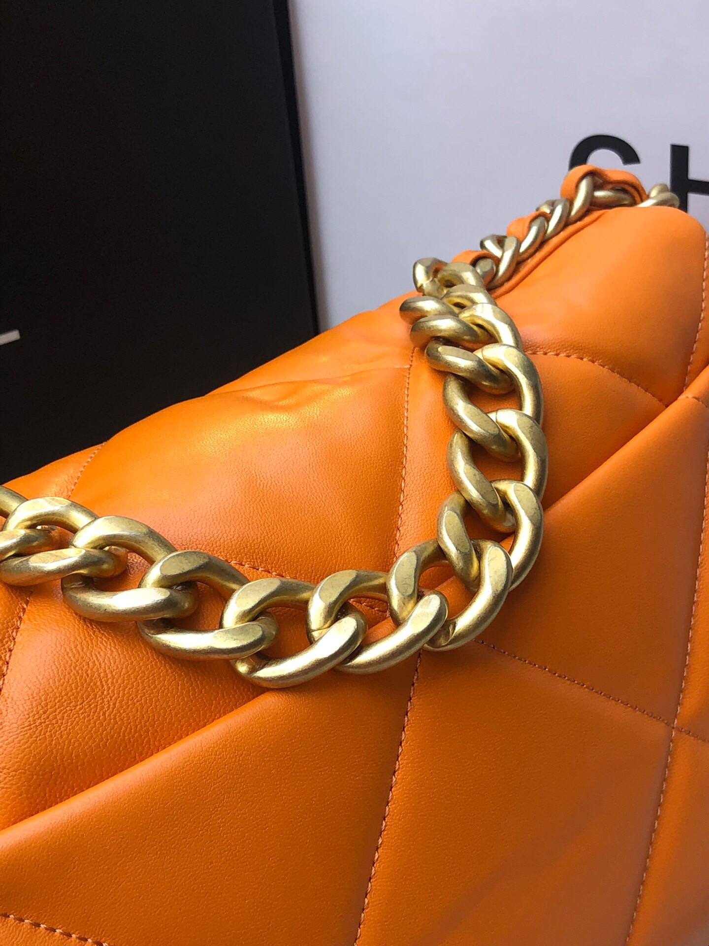 CHANEL 19 LARGE HANDBAG Shiny Leather, Gold-Tone, Silver-Tone Ruthenium-Finish Metal Orange 7.8 * 11.7 * 3.9 in - Image 5