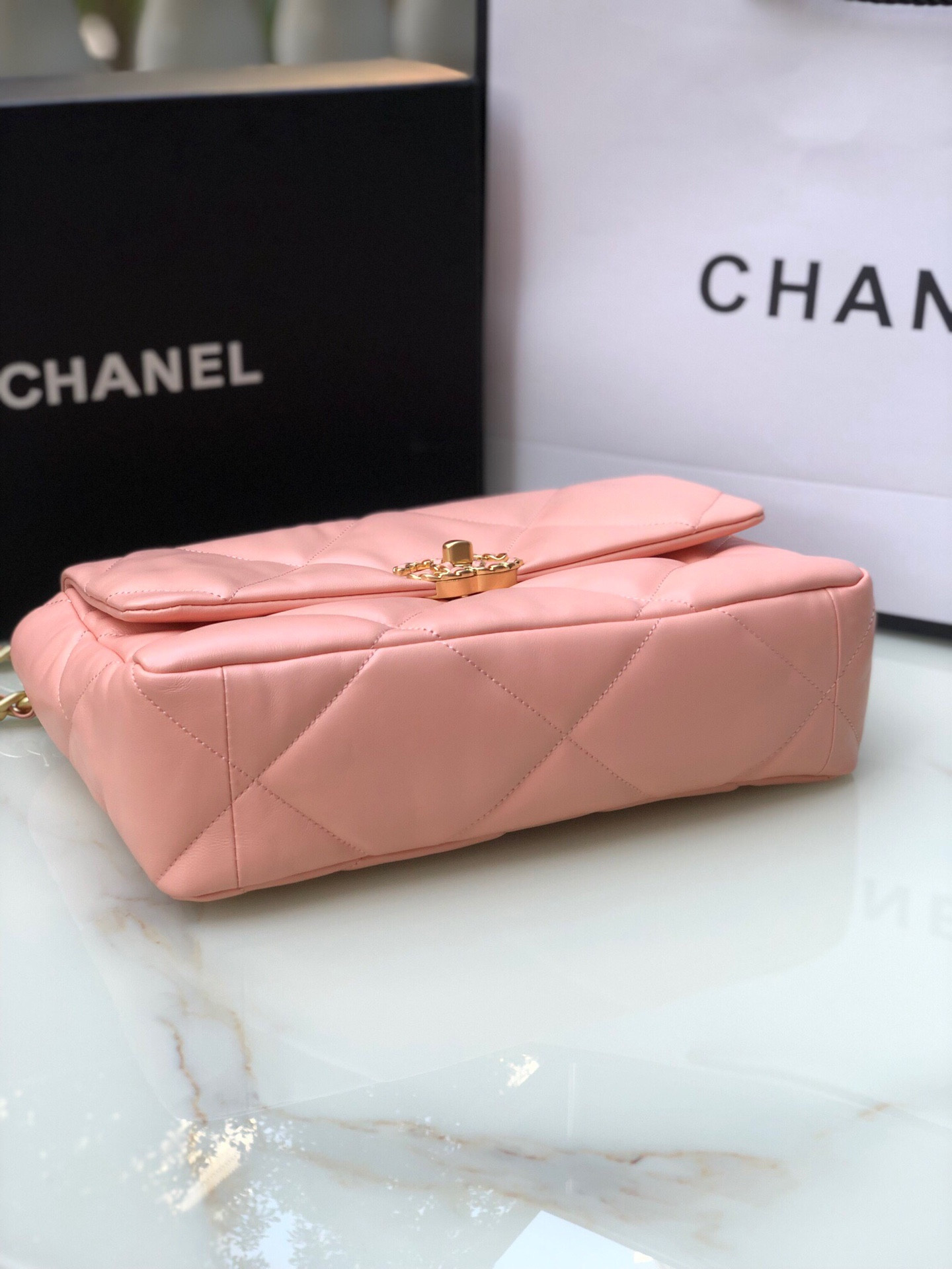 CHANEL 19 LARGE HANDBAG Shiny Leather, Gold-Tone, Silver-Tone Ruthenium-Finish Metal Light Pink 7.8 * 11.7 * 3.9 in - Image 7