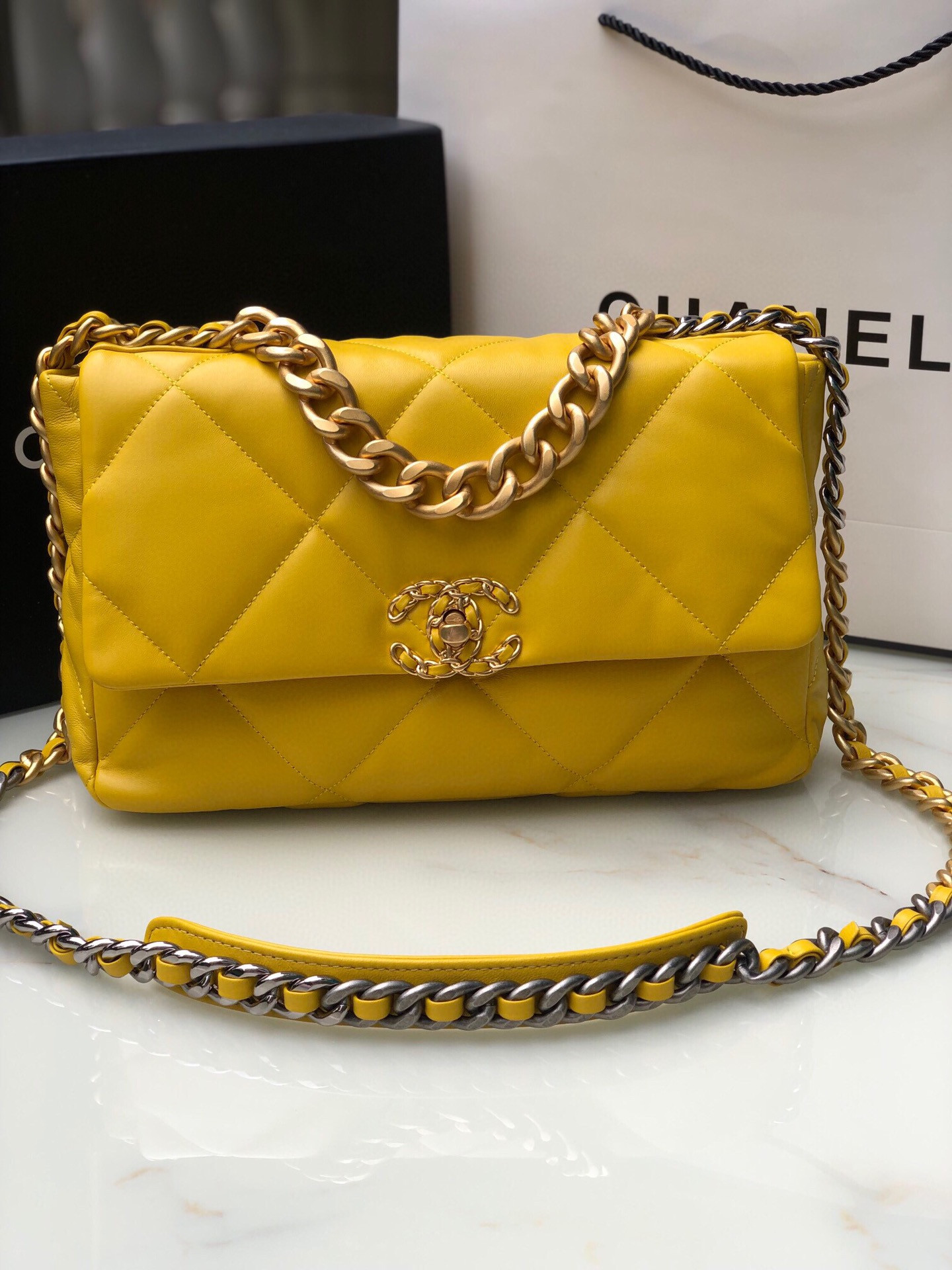CHANEL 19 LARGE HANDBAG Shiny Leather, Gold-Tone, Silver-Tone Ruthenium-Finish Metal Yellow 7.8 * 11.7 * 3.9 in - Image 2