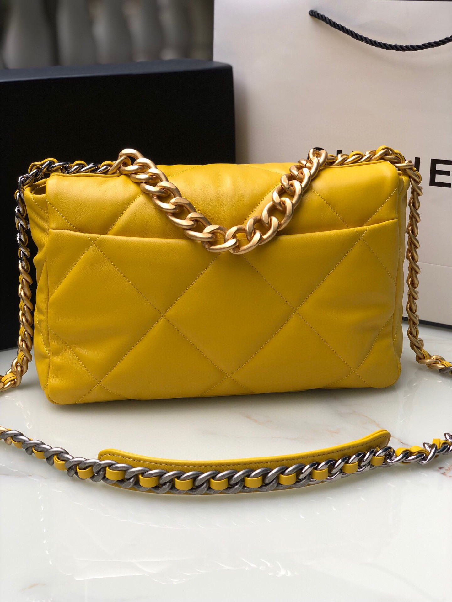 CHANEL 19 LARGE HANDBAG Shiny Leather, Gold-Tone, Silver-Tone Ruthenium-Finish Metal Yellow 7.8 * 11.7 * 3.9 in - Image 4
