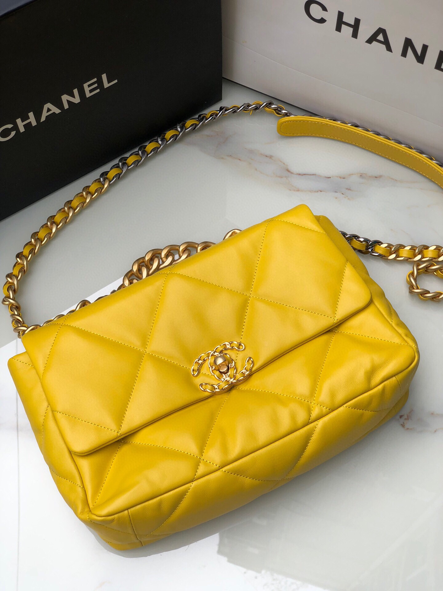 CHANEL 19 LARGE HANDBAG Shiny Leather, Gold-Tone, Silver-Tone Ruthenium-Finish Metal Yellow 7.8 * 11.7 * 3.9 in - Image 8