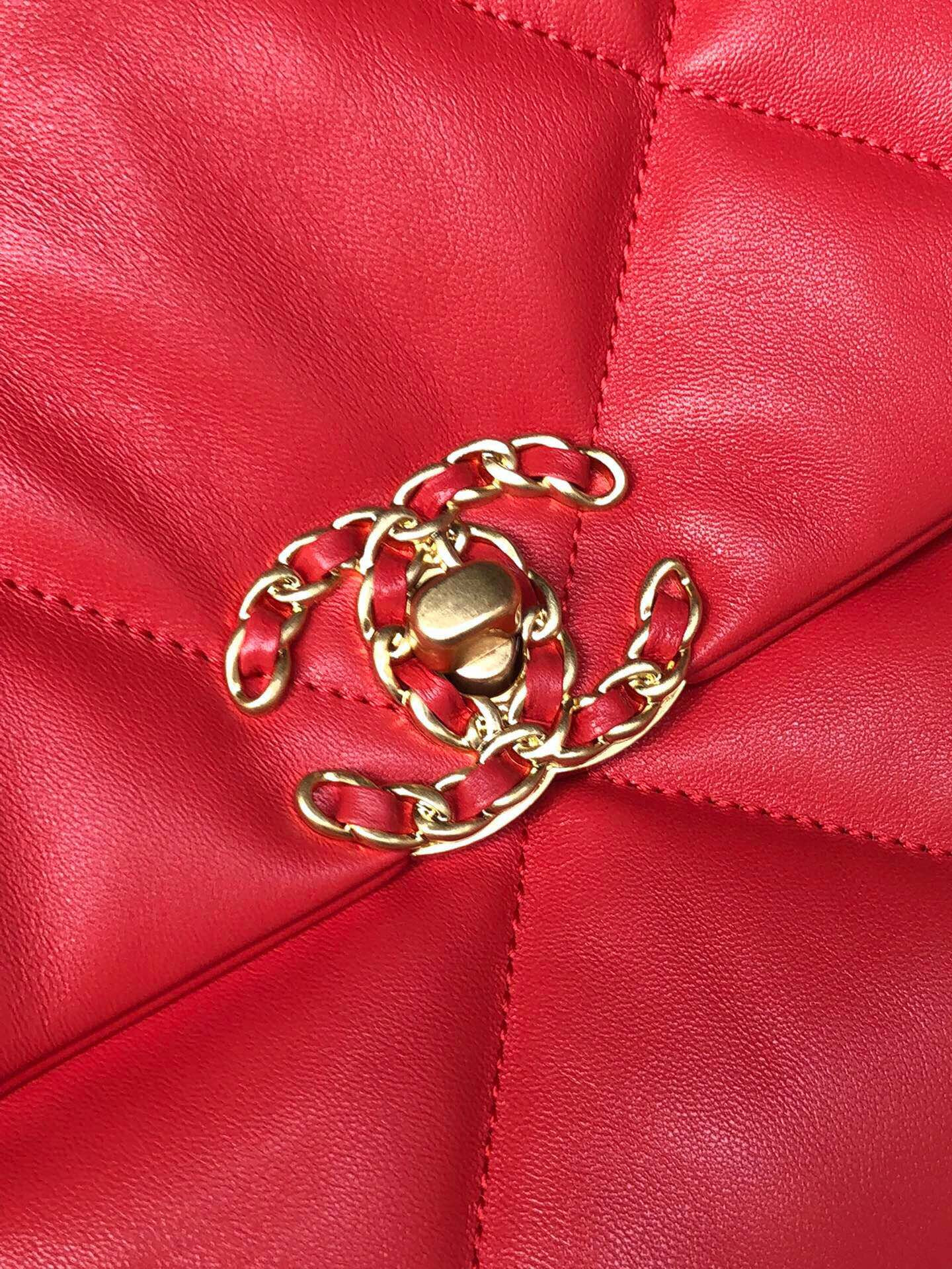 CHANEL 19 LARGE HANDBAG Shiny Leather Red, Gold-Tone, Silver-Tone Ruthenium-Finish Metal 7.8 * 11.7 * 3.9 in - Image 6