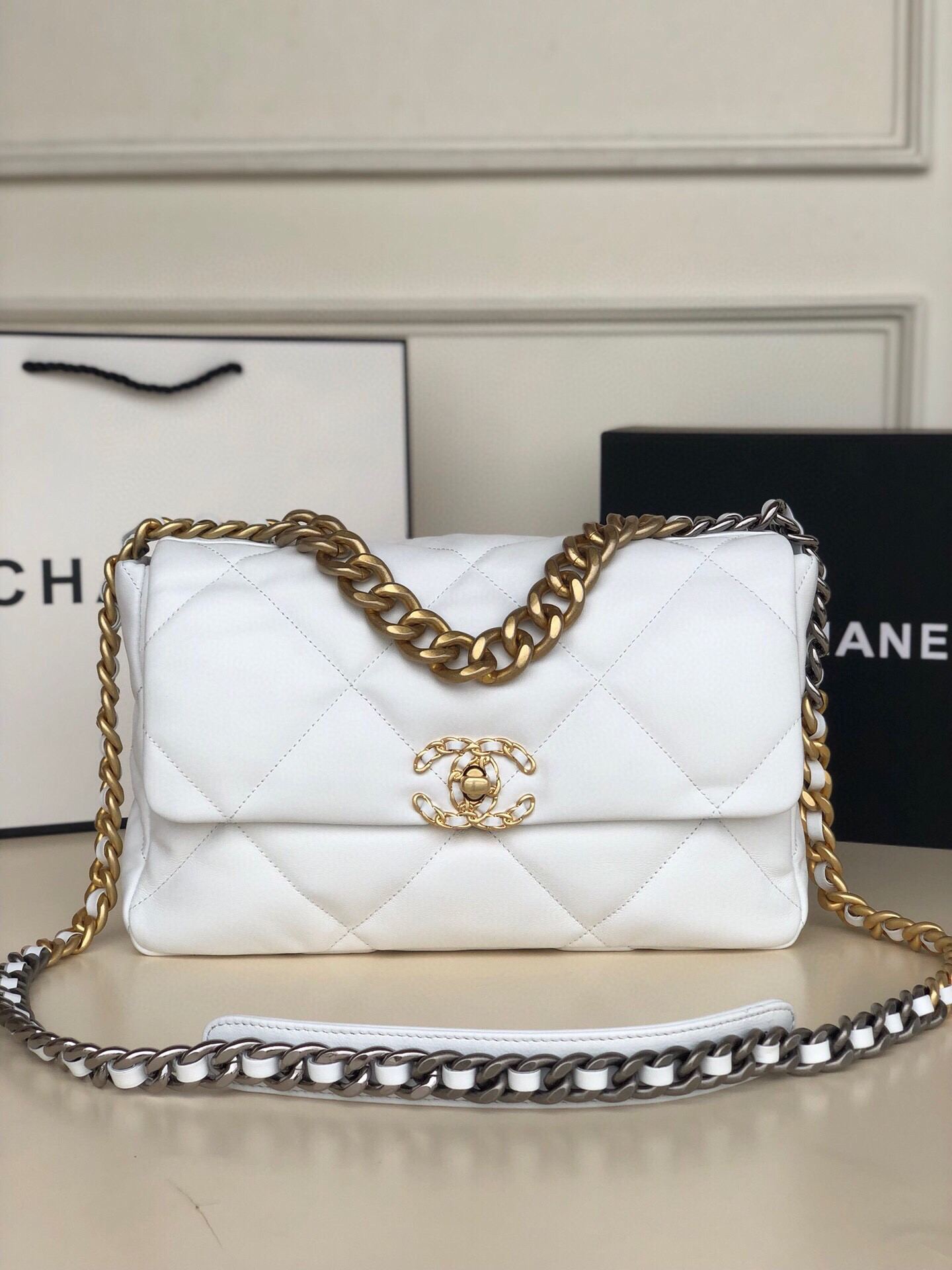 CHANEL 19 LARGE HANDBAG Shiny Leather, Gold-Tone, Silver-Tone Ruthenium-Finish Metal White 7.8 * 11.7 * 3.9 in