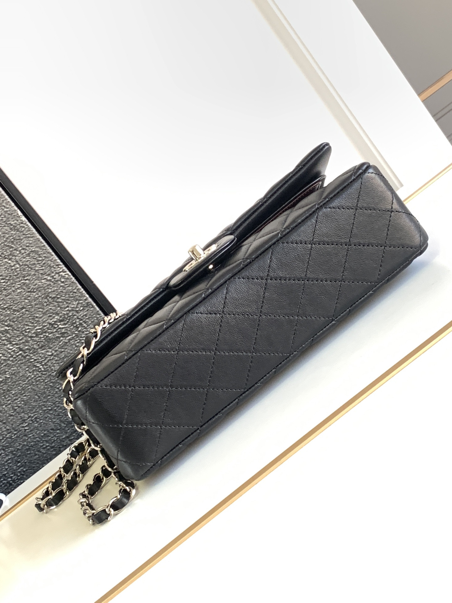 CHANEL CLASSIC HANDBAG GRAINED SHINY CALFSKIN - Image 5