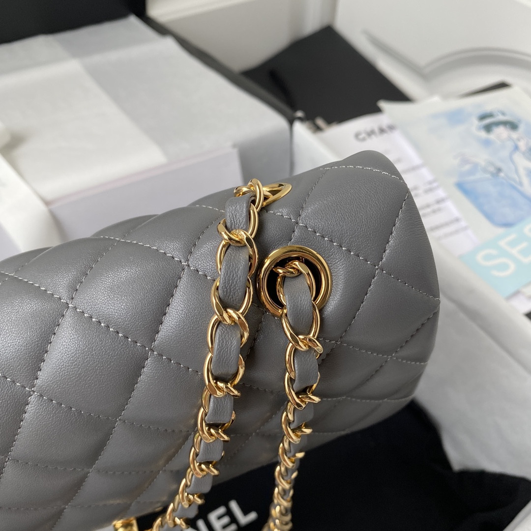 CHANEL CLASSIC HANDBAG GRAINED CALFSKIN GOLD-TONE METAL GRAY 6 × 9.9 × 2.5 in - Image 5