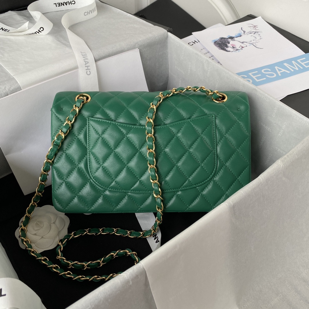 CHANEL CLASSIC HANDBAG GRAINED SHINY CALFSKIN GOLD-TONE METAL GREEN 6 × 9.9 × 2.5 in - Image 3