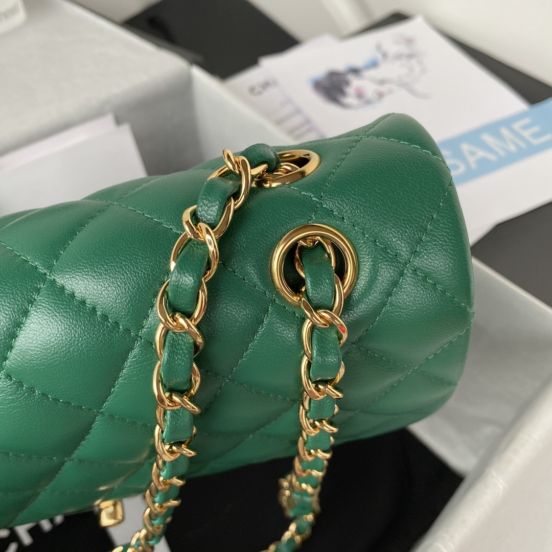 CHANEL CLASSIC HANDBAG GRAINED SHINY CALFSKIN GOLD-TONE METAL GREEN 6 × 9.9 × 2.5 in - Image 5