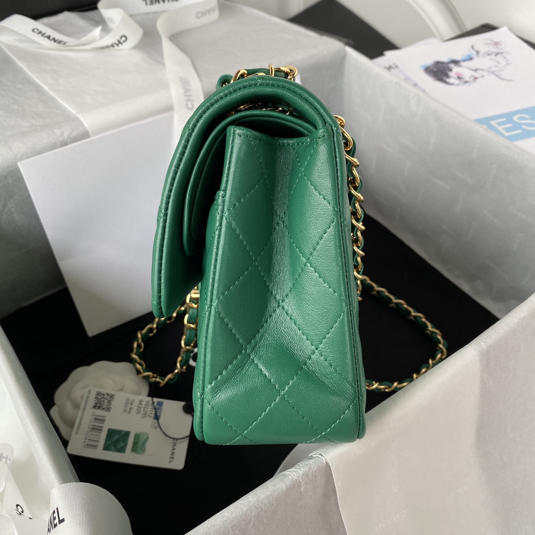 CHANEL CLASSIC HANDBAG GRAINED SHINY CALFSKIN GOLD-TONE METAL GREEN 6 × 9.9 × 2.5 in - Image 6