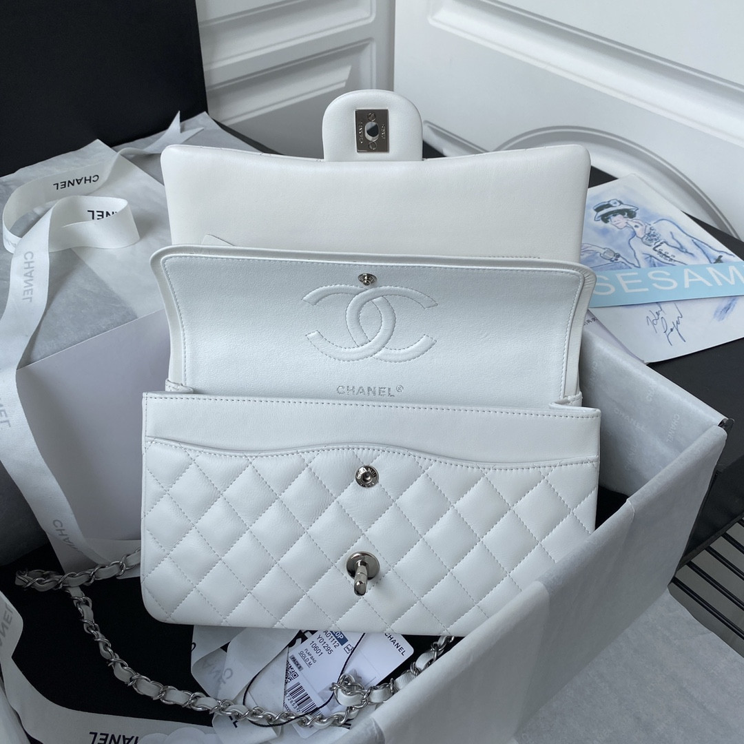 CHANEL CLASSIC HANDBAG LAMBSKIN SILVER-TONE METAL WHITE 15.5x25.5x6.5cm - Image 7