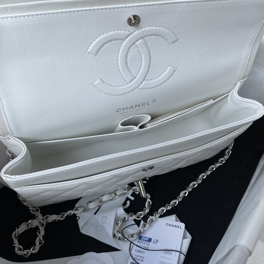 CHANEL CLASSIC HANDBAG LAMBSKIN SILVER-TONE METAL WHITE 15.5x25.5x6.5cm - Image 8