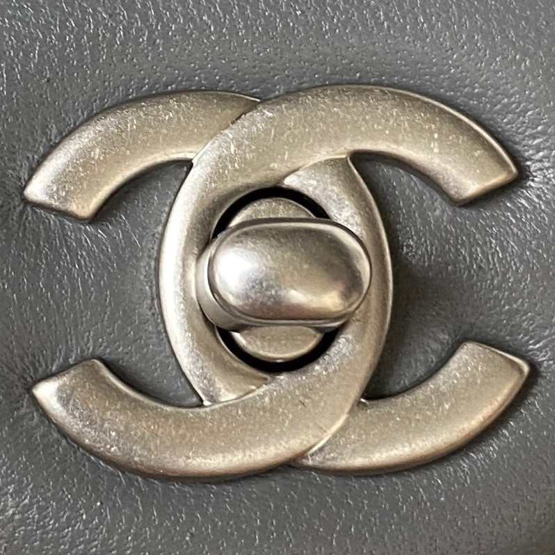 CHANEL MINI FLAP BAG SHINY CALFSKIN SILVER-TONE METAL GRAY 4.7 × 7.8 × 2.3 in - Image 4