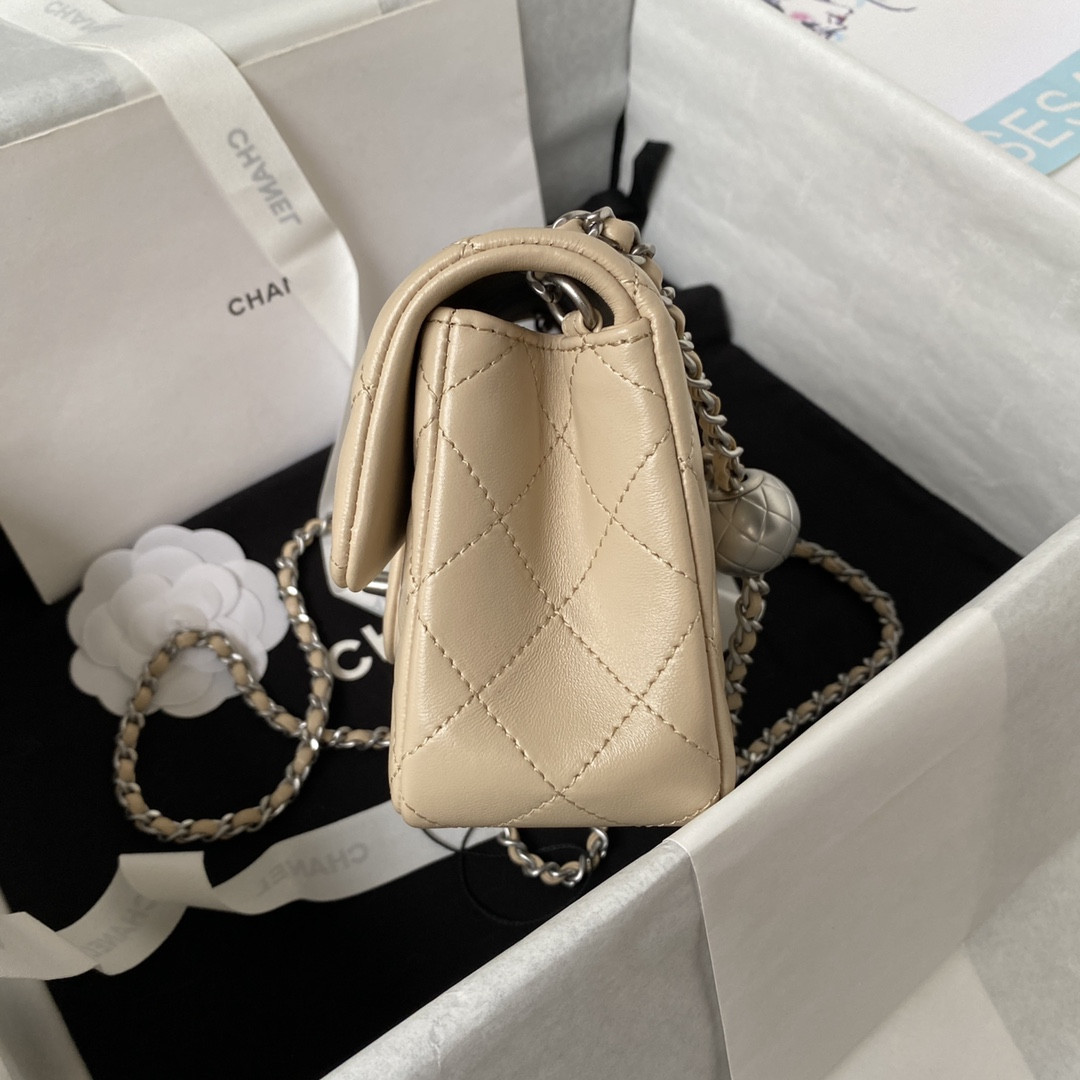 CHANEL MINI FLAP BAG SHINY CALFSKIN SILVER-TONE METAL LIGHT beige 4.7 × 7.8 × 2.3 in - Image 5