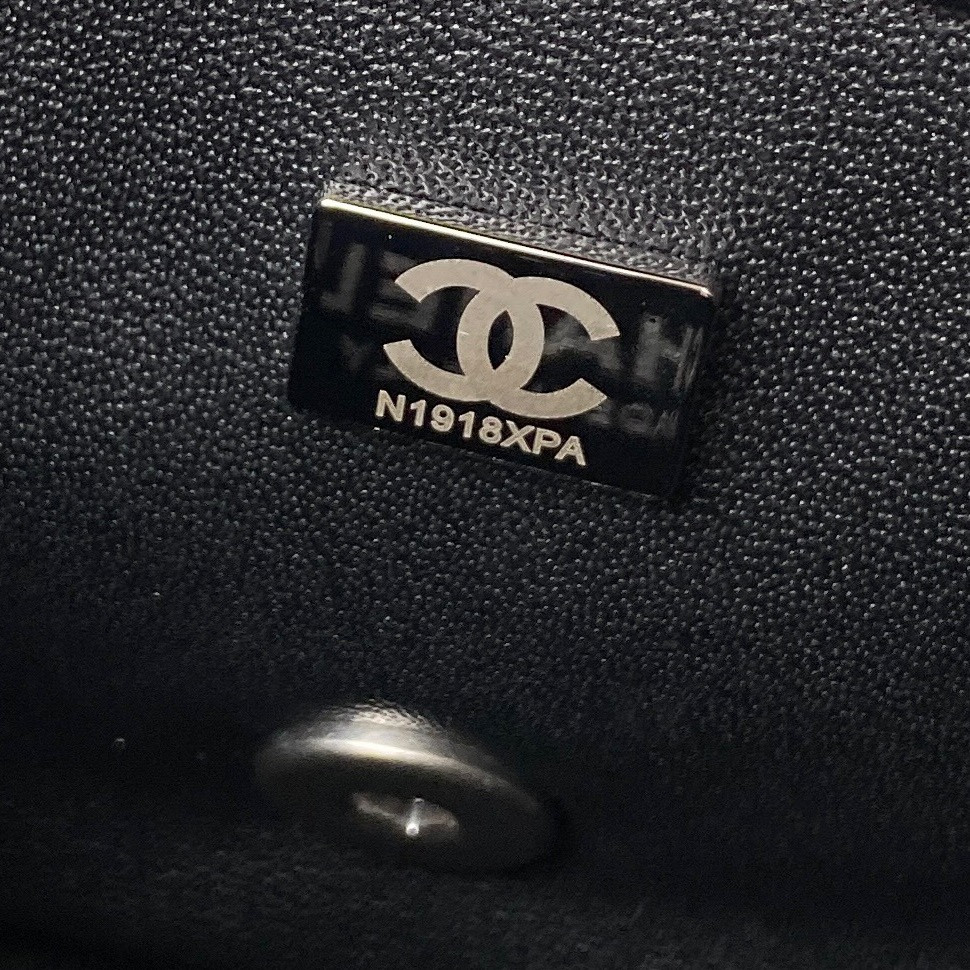 CHANEL MINI FLAP BAG SHINY CALFSKIN SILVER-Tone METAL BLACK 5.3 × 6.6 × 3.1 in - Image 10