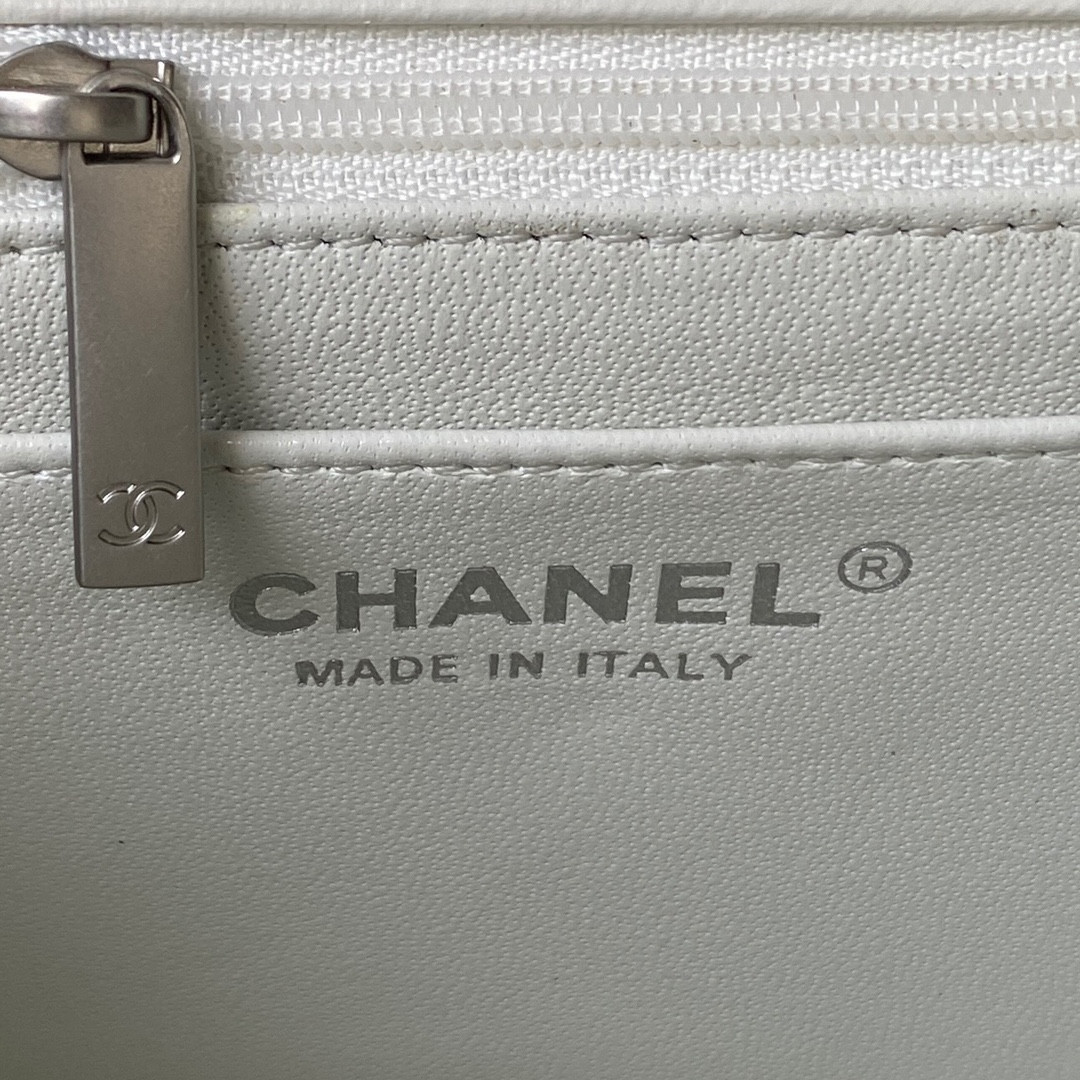 CHANEL MINI FLAP BAG SHINY CALFSKIN SILVER-Tone METAL WHITE 5.3 × 6.6 × 3.1 in - Image 9