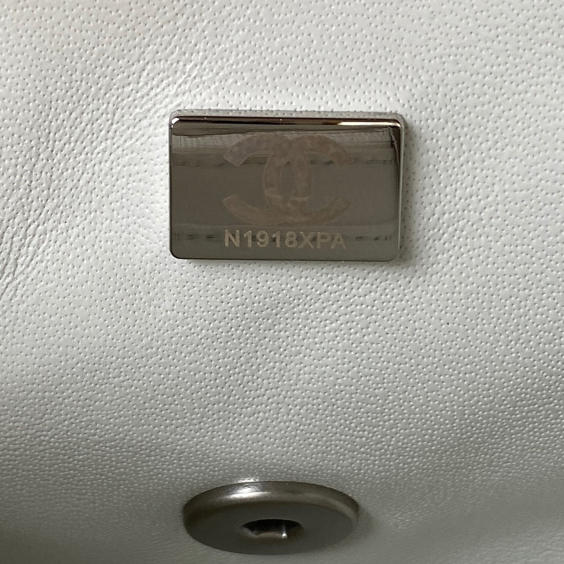 CHANEL MINI FLAP BAG SHINY CALFSKIN SILVER-Tone METAL WHITE 5.3 × 6.6 × 3.1 in - Image 10