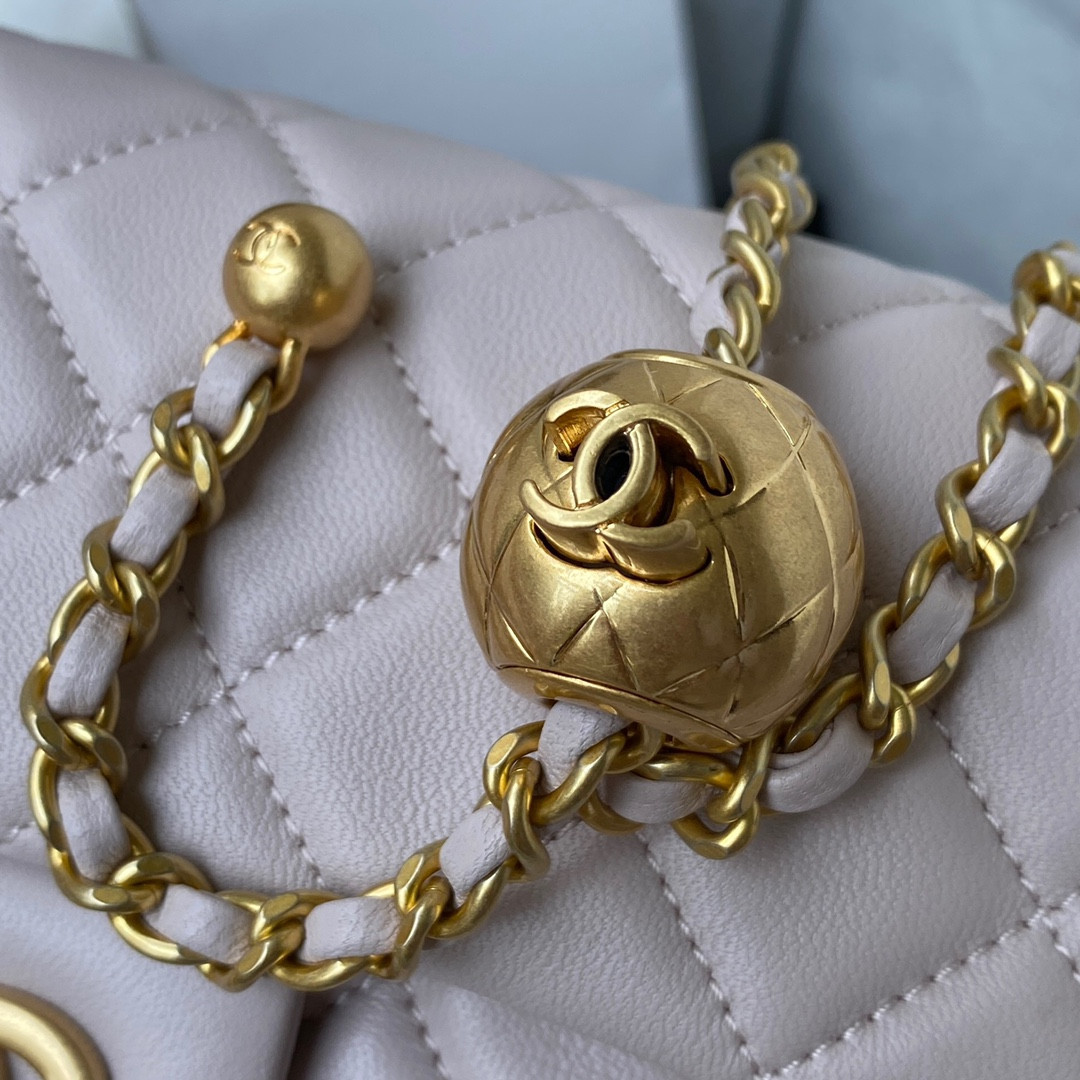 CHANEL MINI FLAP BAG SHINY CALFSKIN gold-TONE METAL LIGHT 4.7 × 7.8 × 2.3 in - Image 5