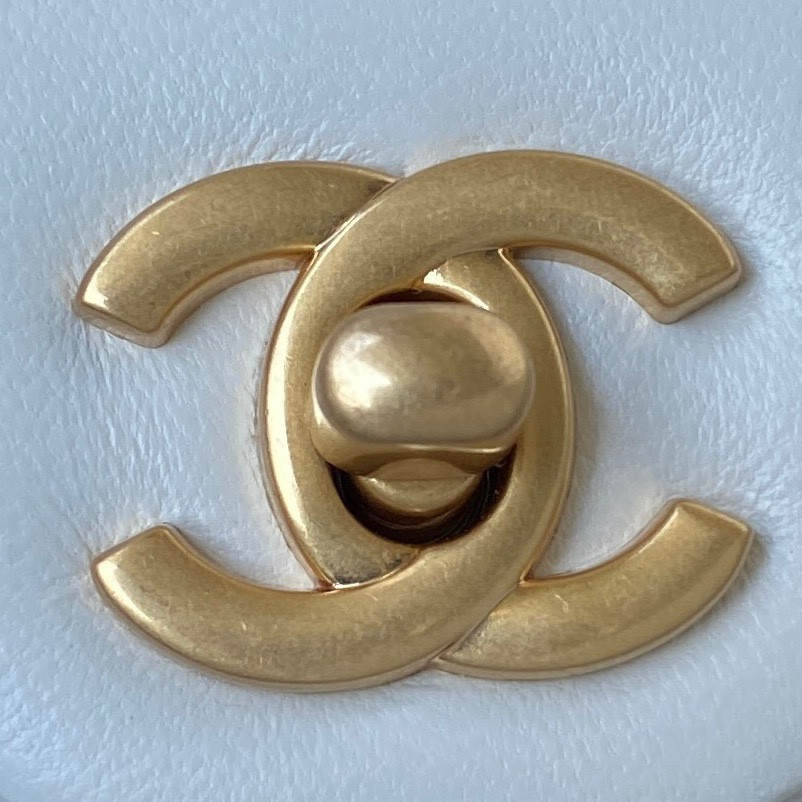CHANEL MINI FLAP BAG SHINY CALFSKIN Gold-Tone METAL WHITE 5.3 × 6.6 × 3.1 in - Image 4
