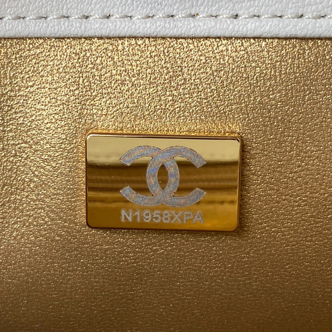 CHANEL MINI FLAP BAG SHINY CALFSKIN Gold-Tone METAL WHITE 5.3 × 6.6 × 3.1 in - Image 9