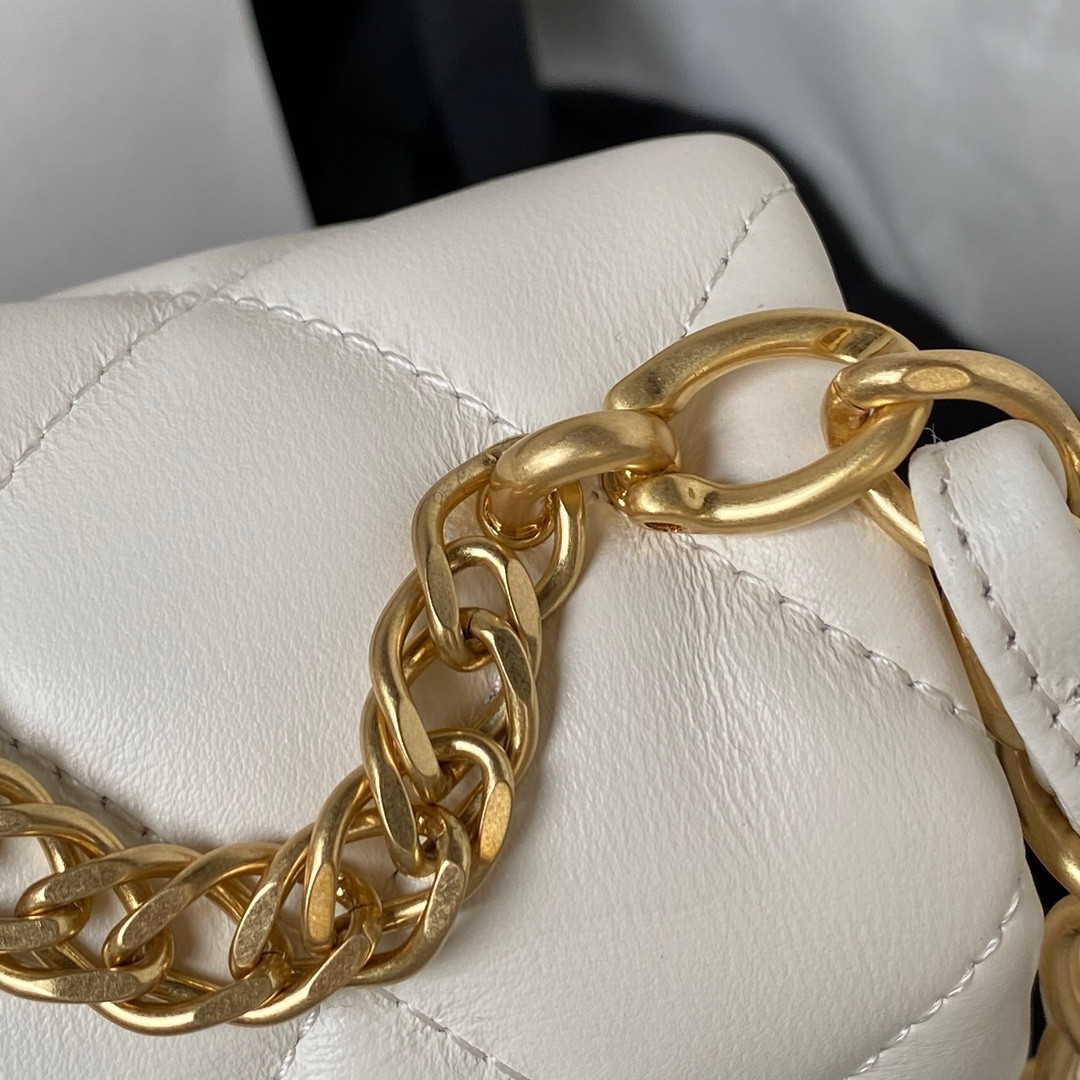 CHANEL SMALL CLASSIC HANDBAG GRAINED SHINY CALFSKIN Gold-TONE METAL white 5.7 × 9 × 2.3 IN - Image 5