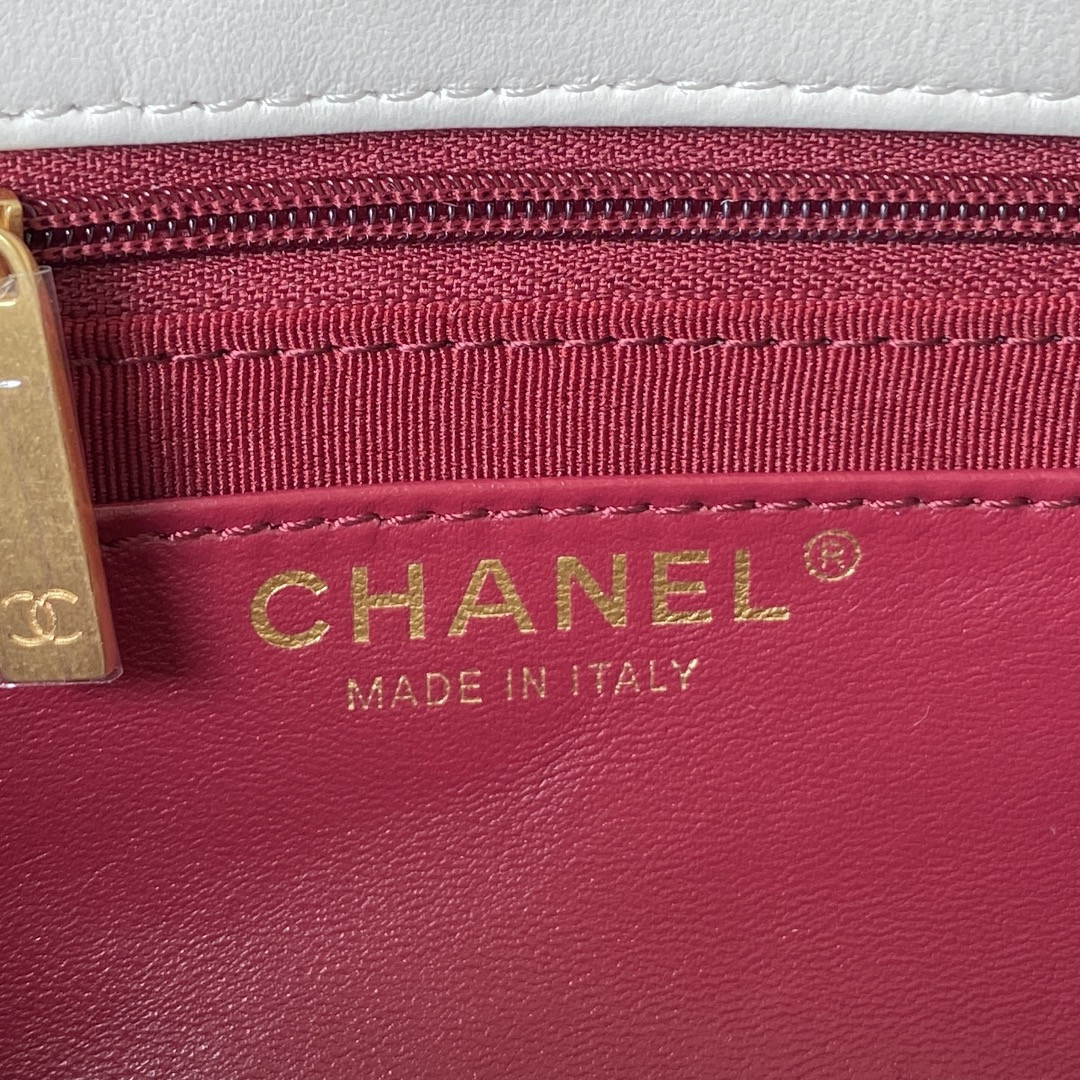 CHANEL SMALL CLASSIC HANDBAG GRAINED SHINY CALFSKIN Gold-TONE METAL white 5.7 × 9 × 2.3 IN - Image 8