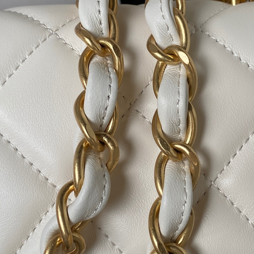 CHANEL SMALL CLASSIC HANDBAG GRAINED SHINY CALFSKIN Gold-TONE METAL white 5.7 × 9 × 2.3 IN - Image 10