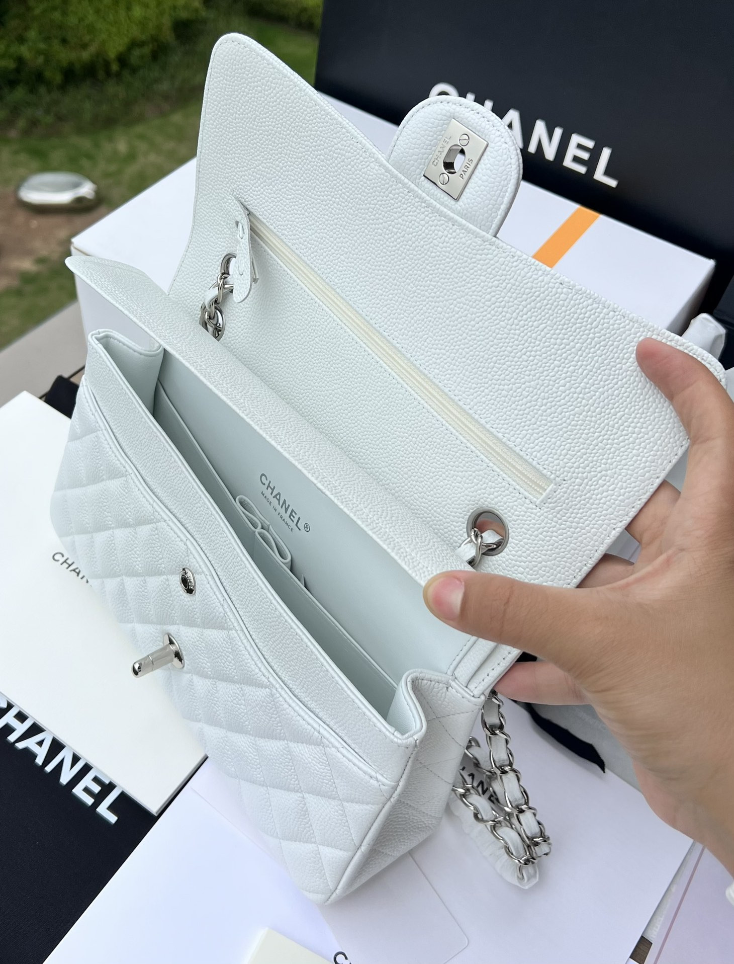 CHANEL CLASSIC HANDBAG GRAINED CALFSKIN SILVER-TONE METAL WHITE 6 × 9.9 × 2.5 in - Image 7