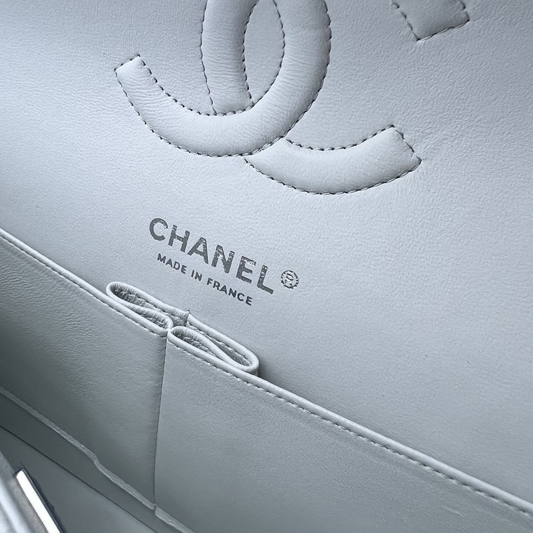 CHANEL CLASSIC HANDBAG GRAINED CALFSKIN SILVER-TONE METAL WHITE 6 × 9.9 × 2.5 in - Image 8