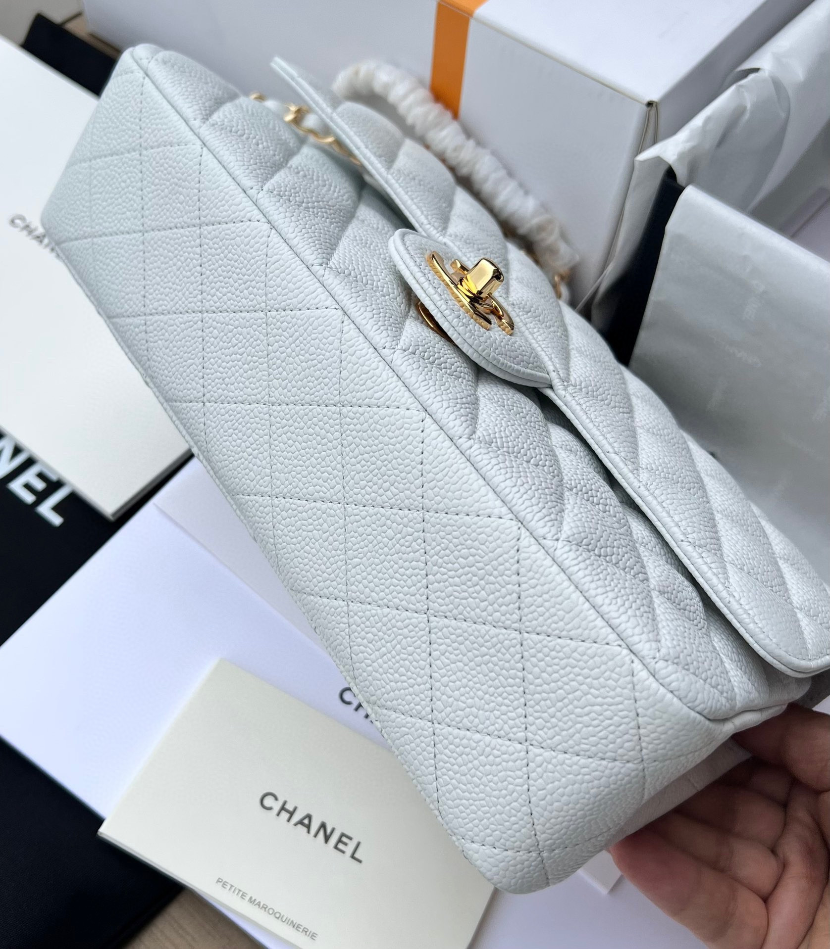 CHANEL CLASSIC HANDBAG GRAINED CALFSKIN GOLD-TONE METAL WHITE 6 × 9.9 × 2.5 in - Image 5